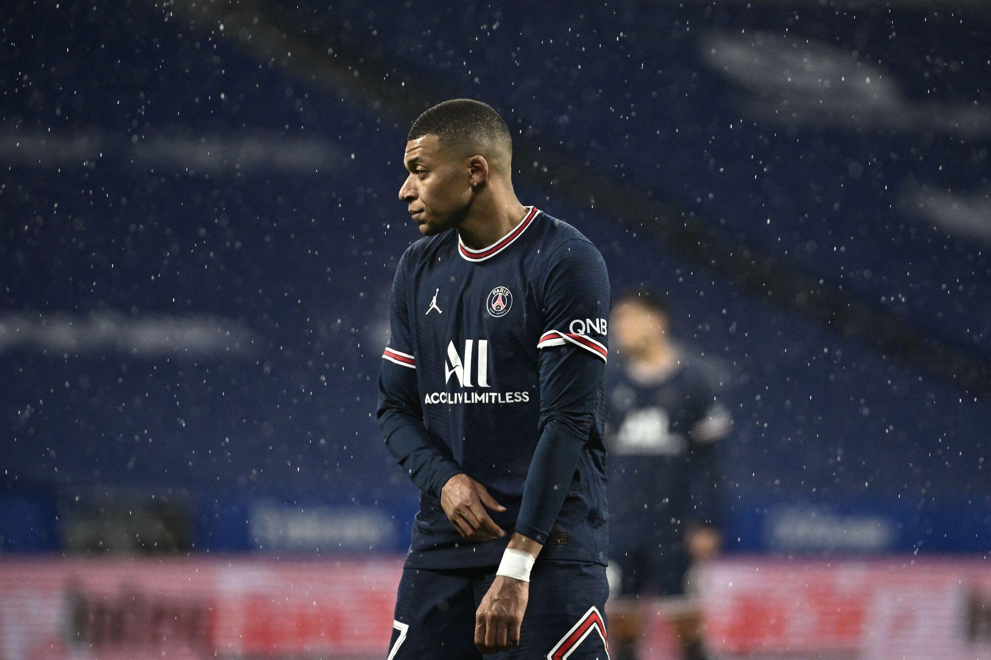 2000x1333 Kylian Mbappe 2023 Wallpaper