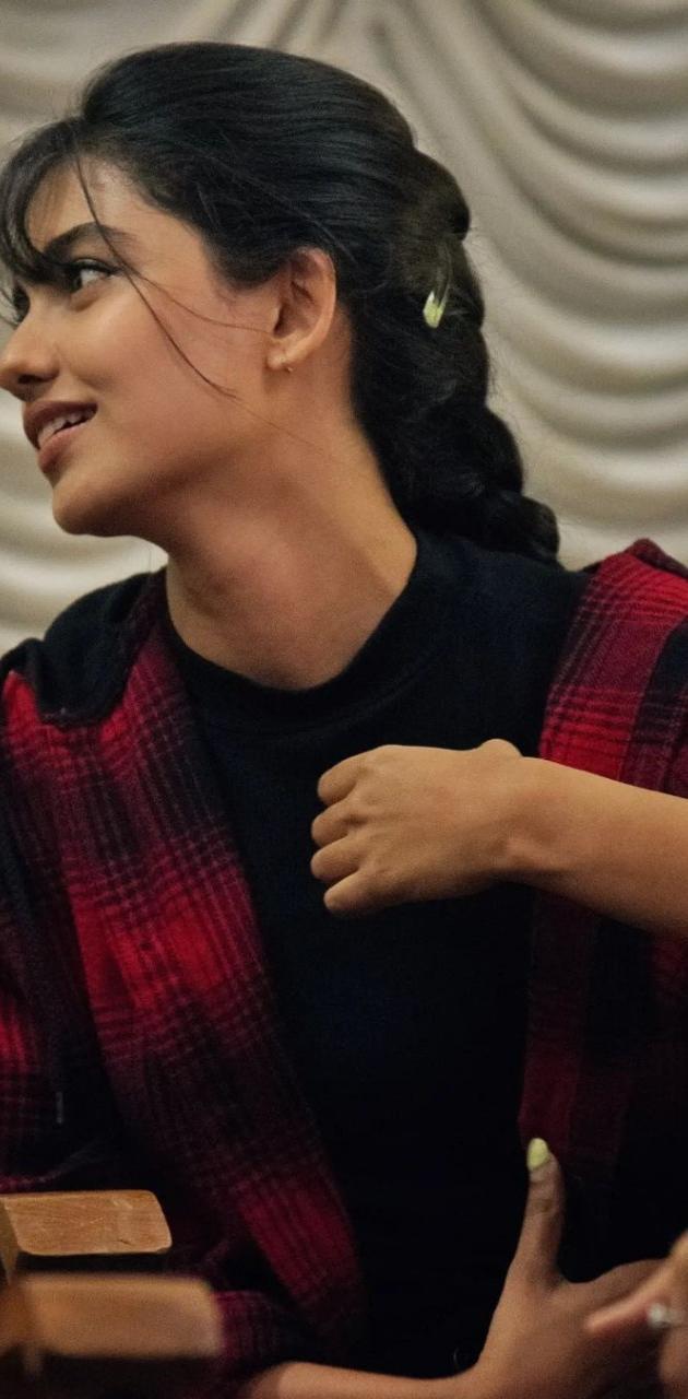 630x1280 Mamitha Baiju wallpaper