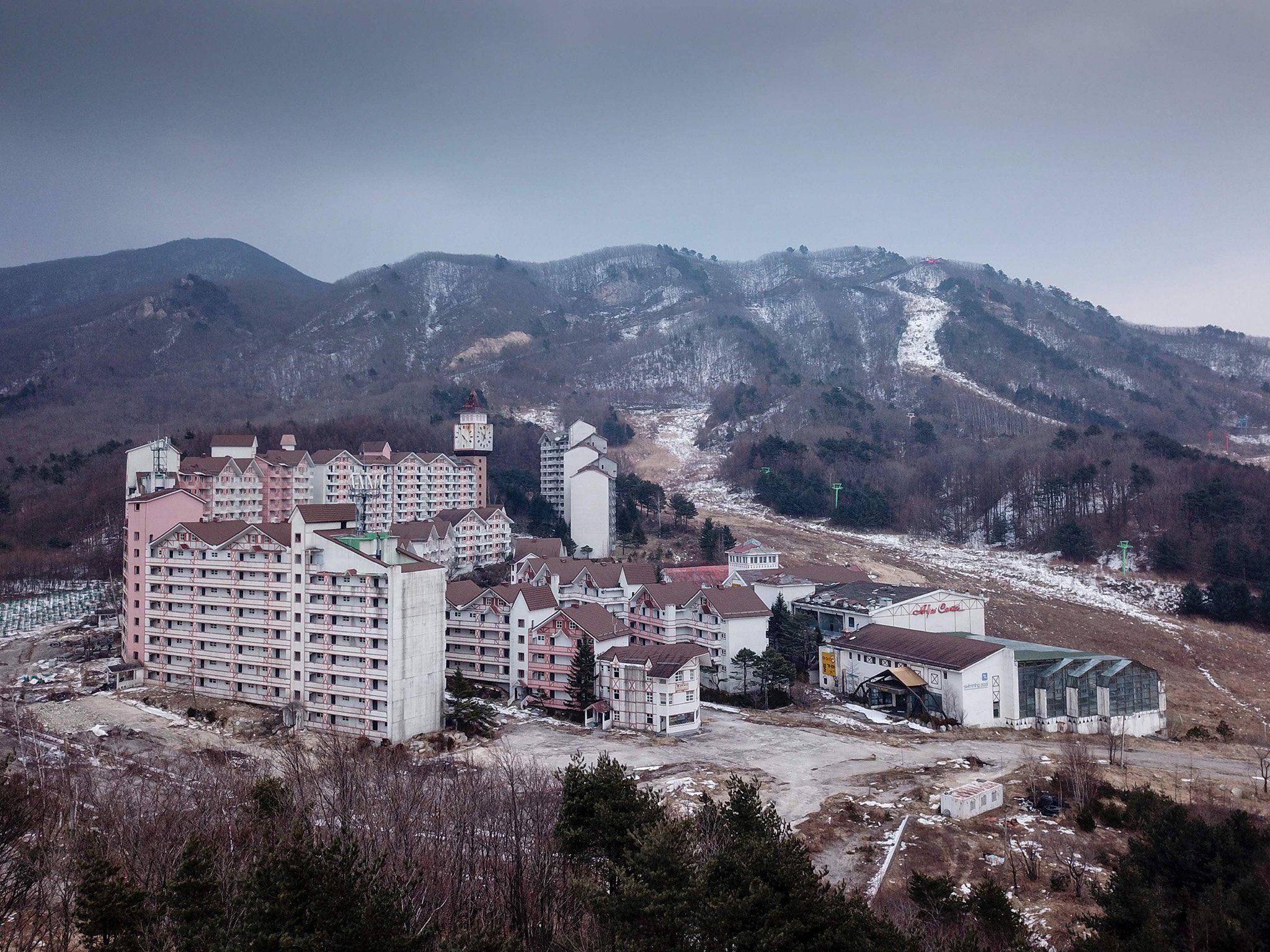 2048x1536 Winter Olympics 2018: Is abandoned South Korean ski resort a warning