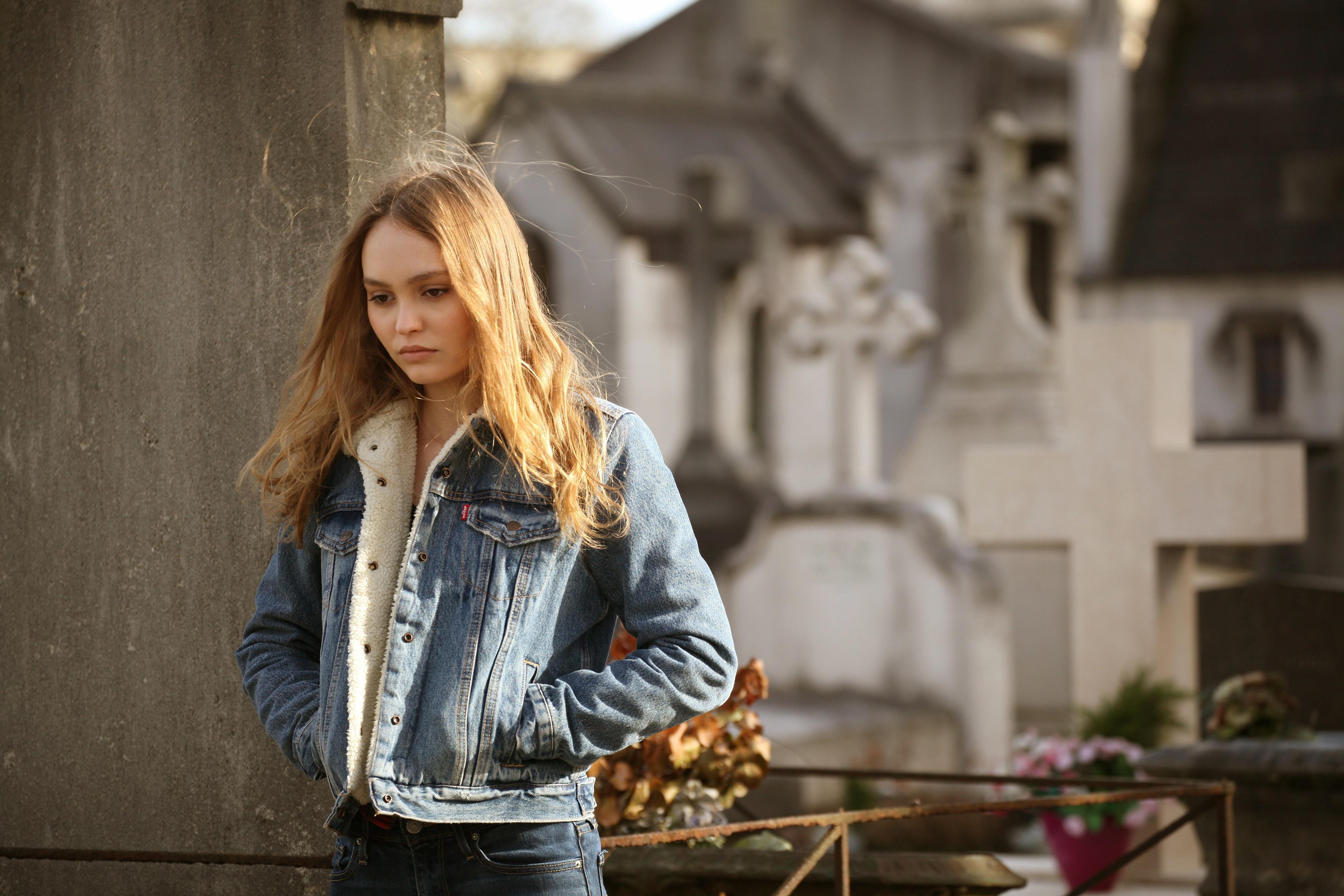 3744x2496 Lily Rose Depp HD Wallpaper