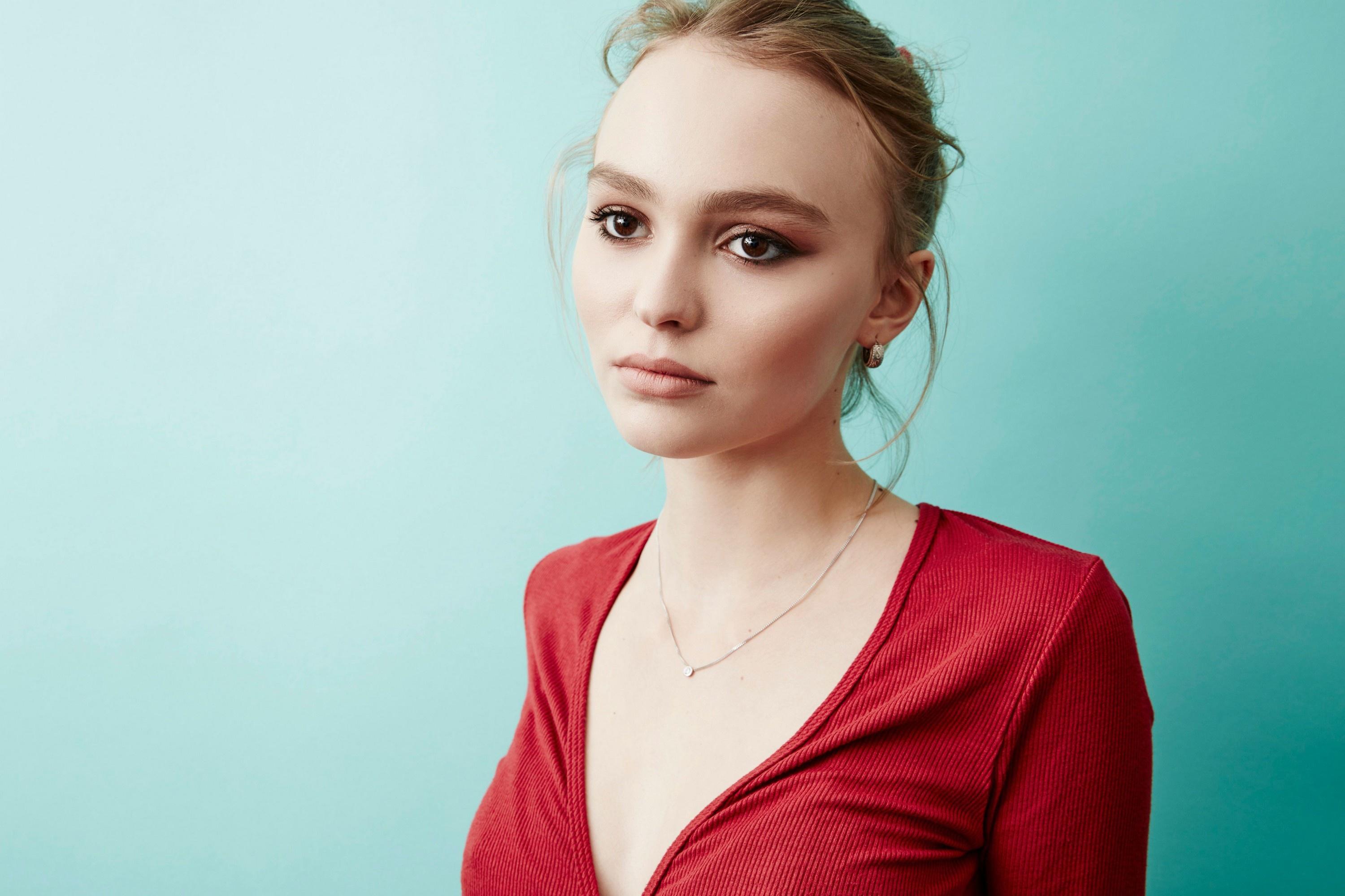 3000x2000 Lily Rose Depp HD Wallpaper