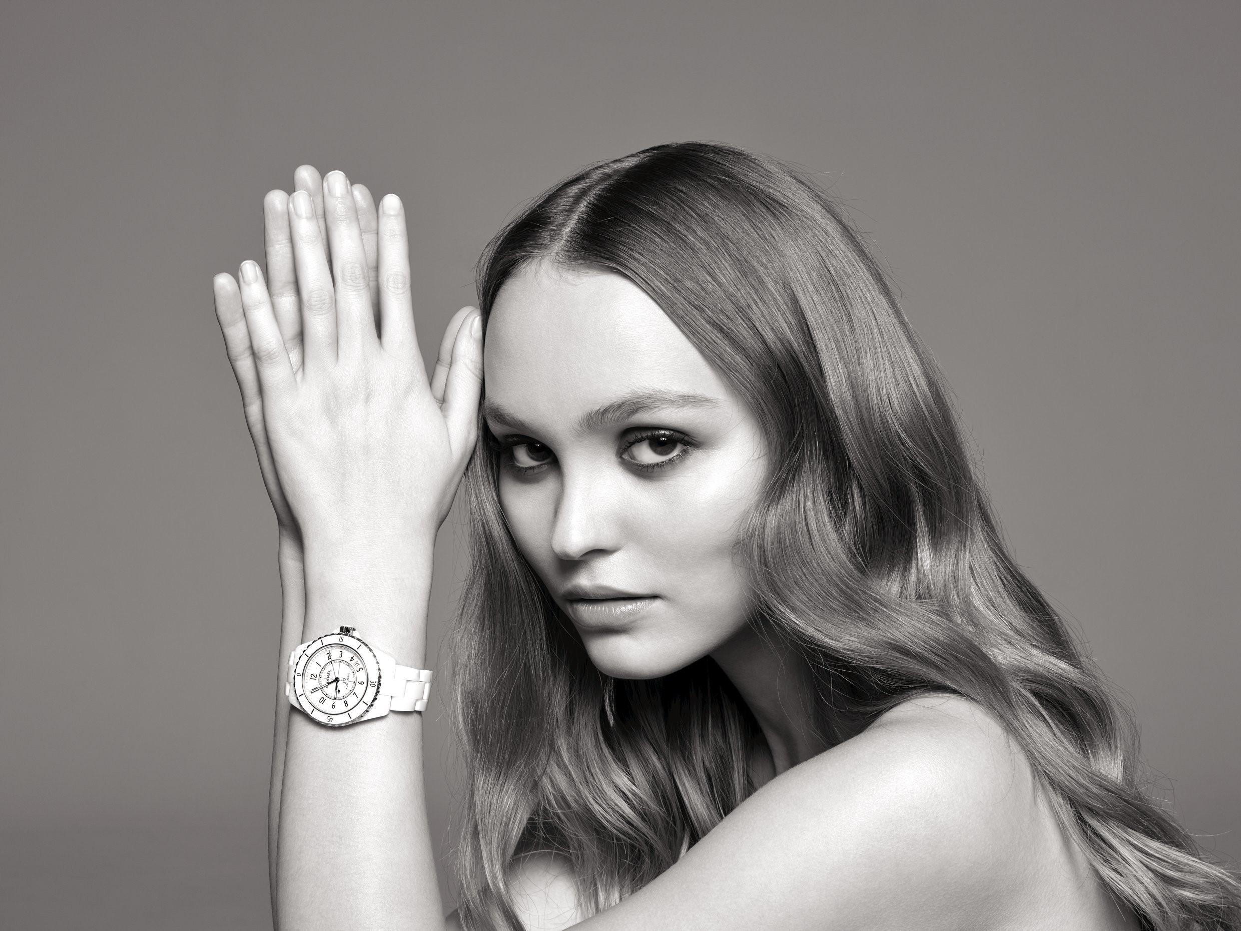 2480x1860 Wallpaper / lily rose depp, celebrities, girls, hd, actress, photohoot, monochrome, black and white free download