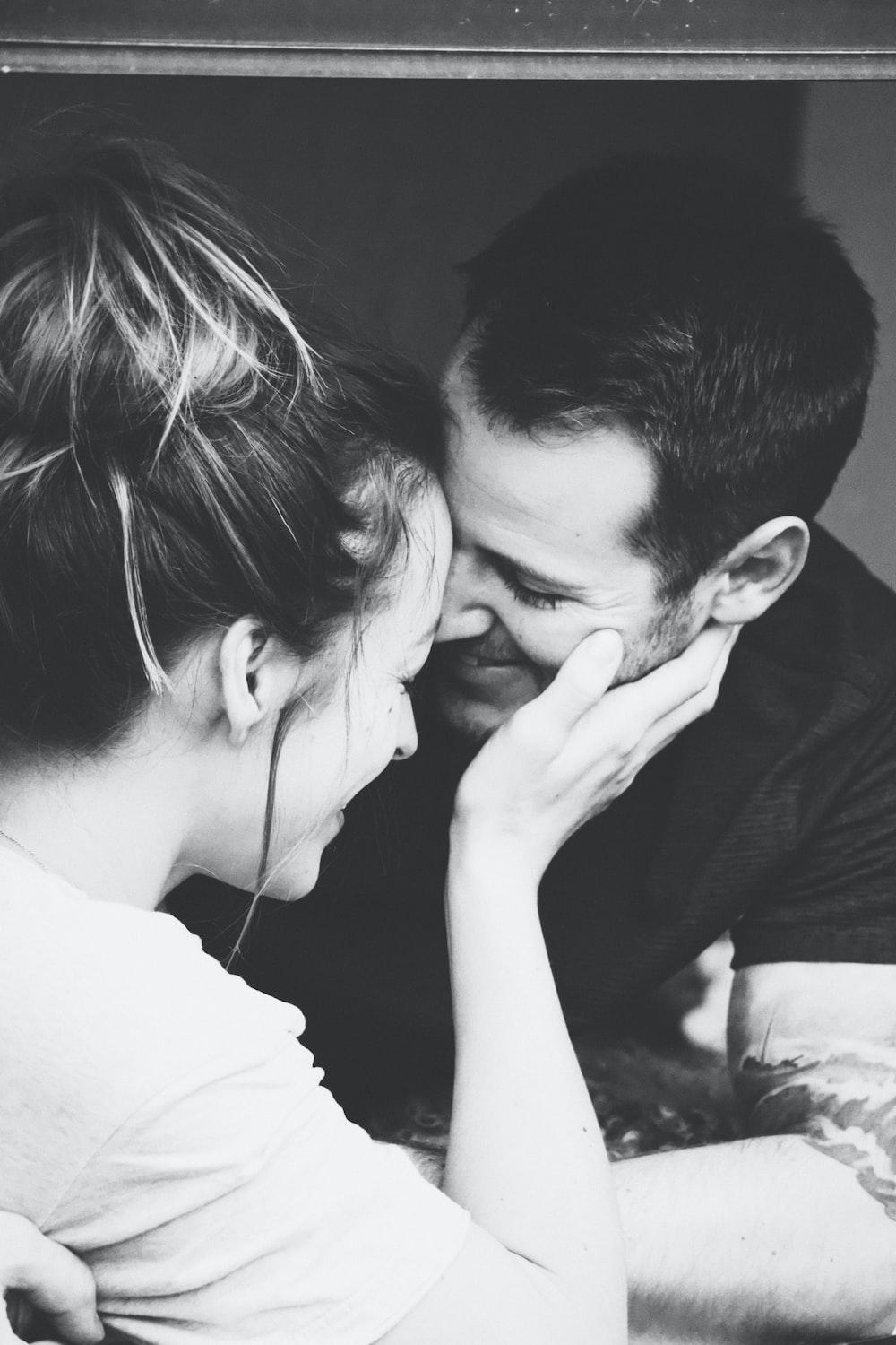 1000x1500 Couple Smile Picture [HQ]. Download Free Image