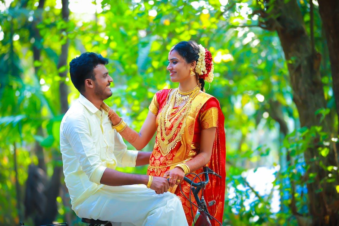 1125x750 Smiling Couple Looking at Each Other · Free