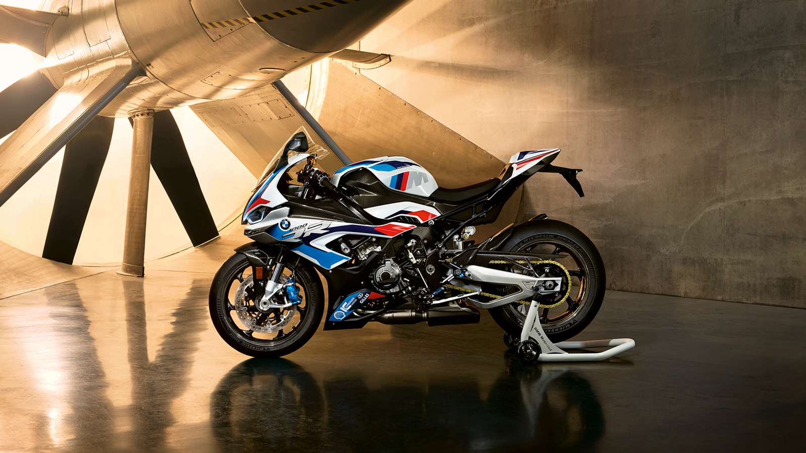 1600x900 BMW S1000RR 2021 M Performance Wallpaper