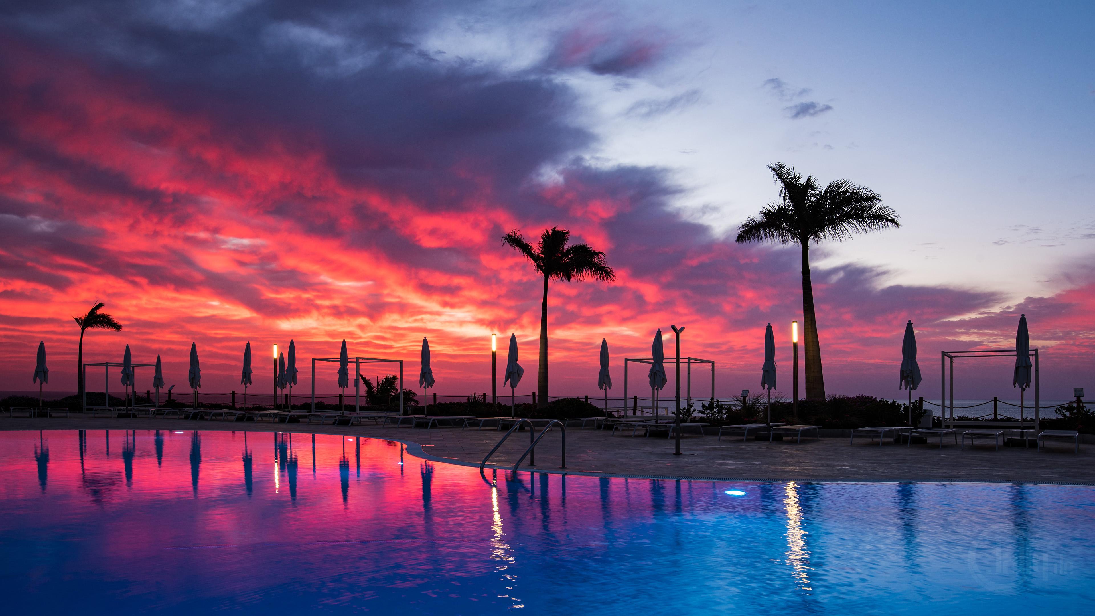 3840x2160 Sonnenaufgang am Pool Wallpaper (Kanaren) / Morro Jable