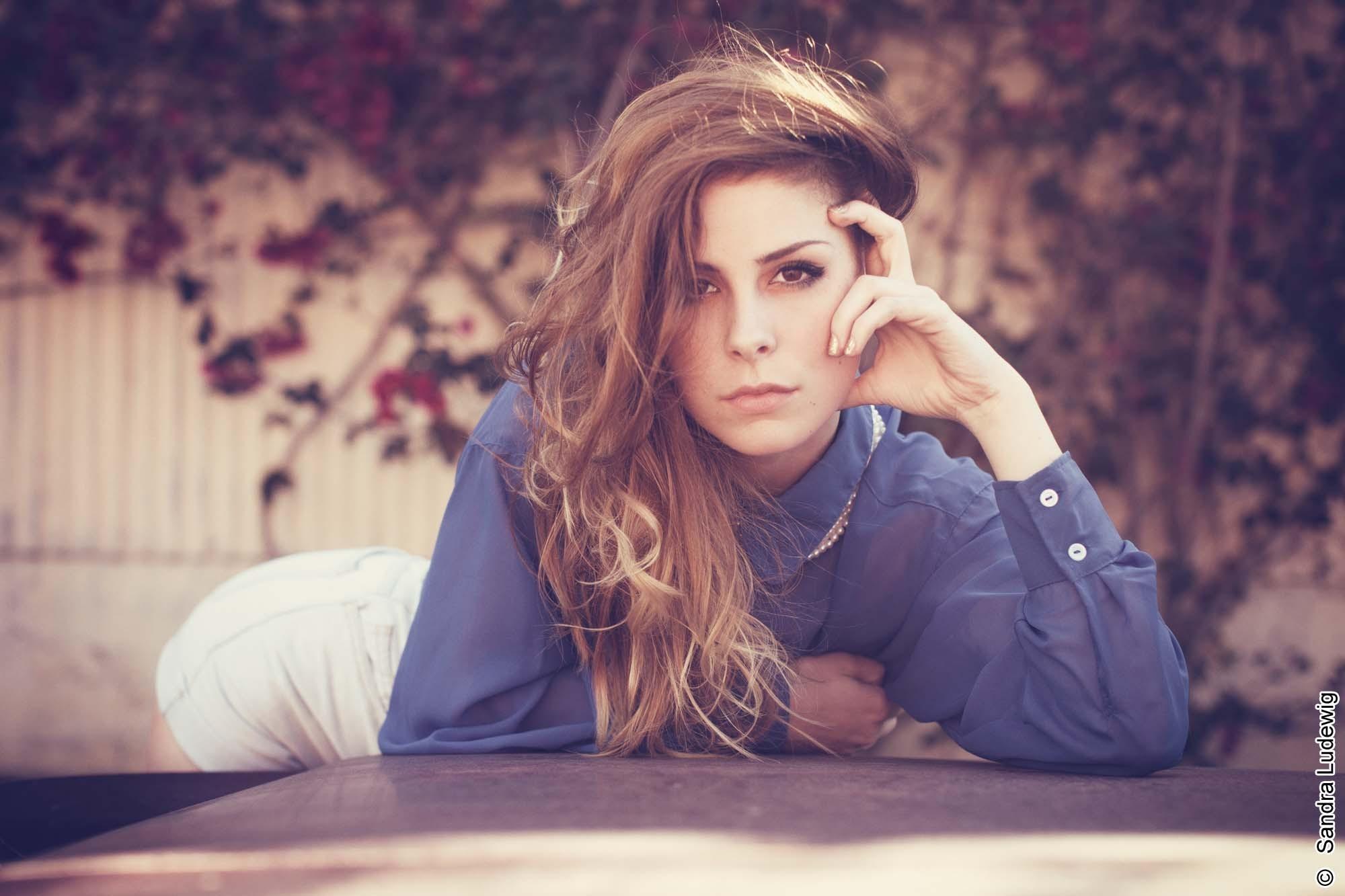 2000x1333 Women, Lena Meyer Landrut, Brunette, Eyes, Face, Singer, Celebrity, Bent Over Gallery HD Wallpaper