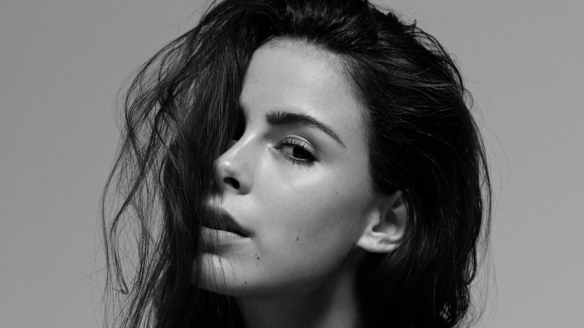 1920x1080 Portrait, Lena Meyer Landrut, Face, Looking At Viewer, Brunette, Monochrome, Women Gallery HD Wallpaper