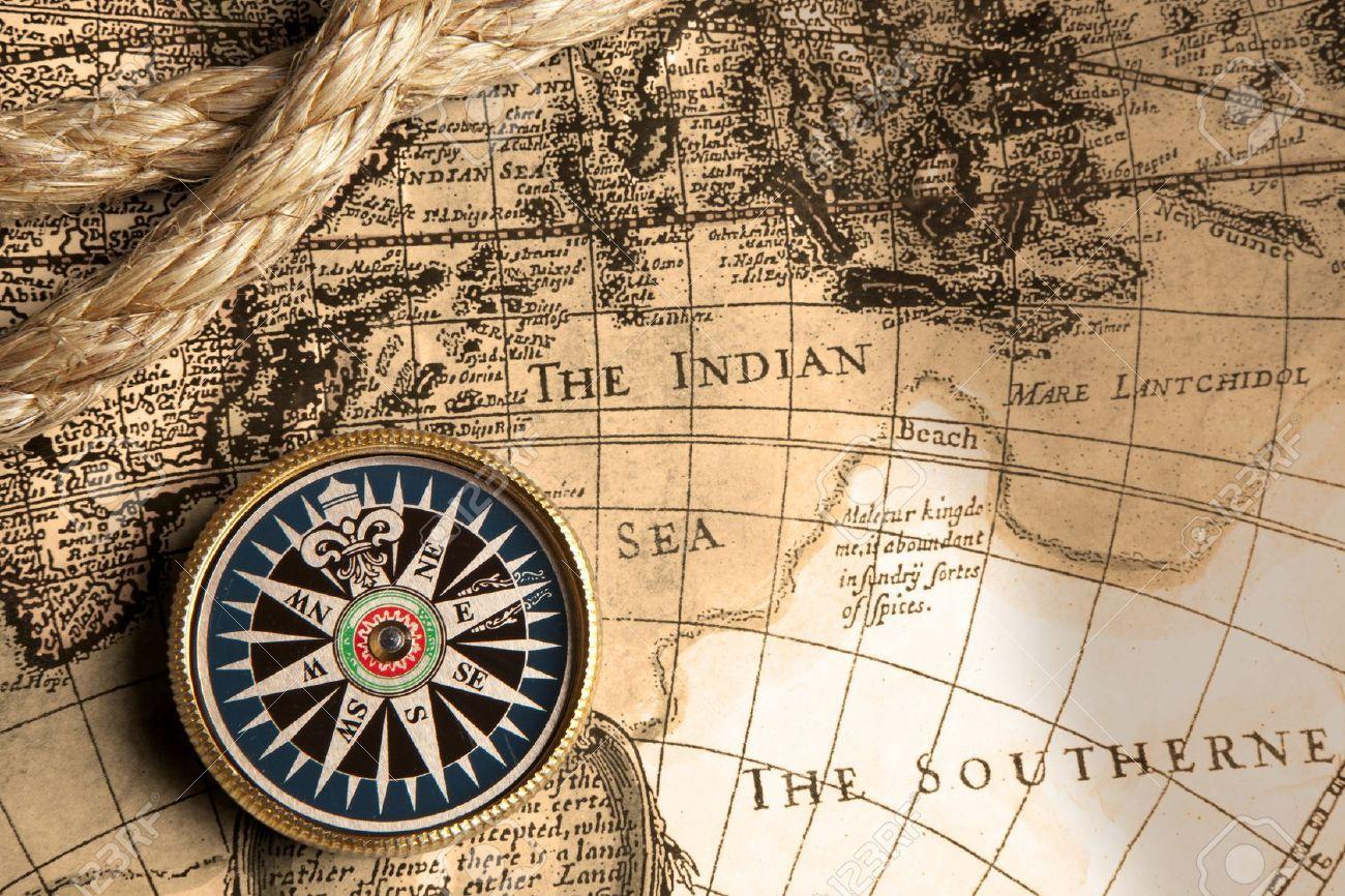 1300x866 Похожее изображение. Map compass, Vintage map, Map