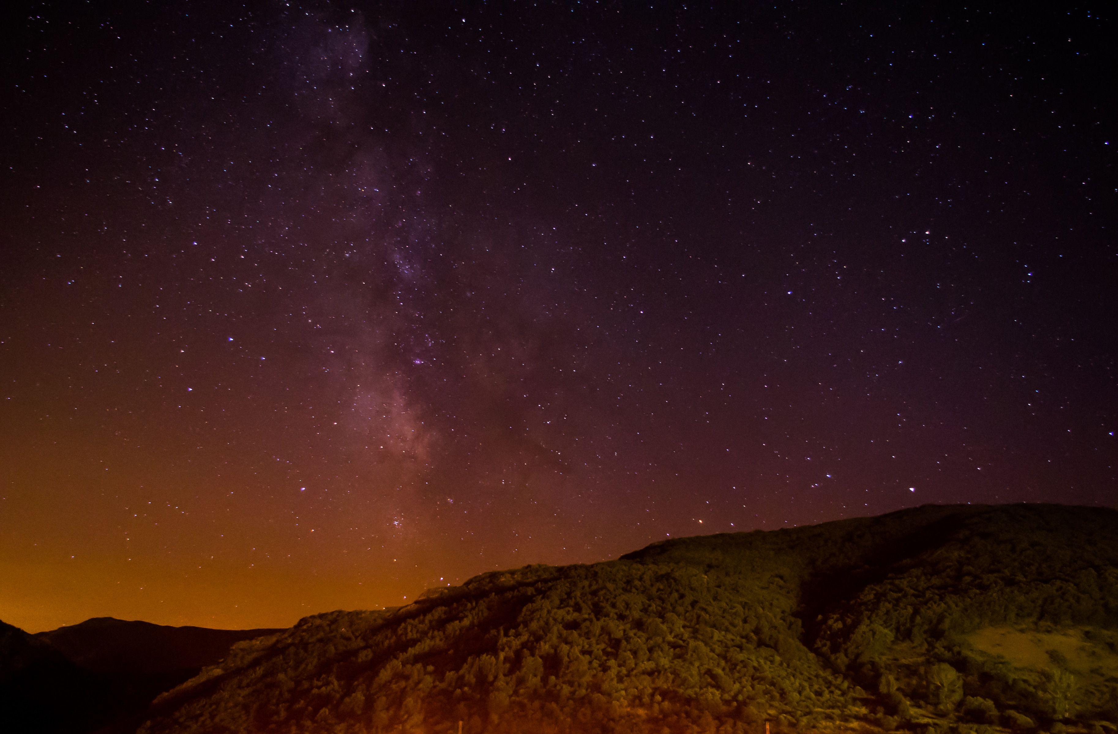 3653x2400 Ubuntu 16.04 Xenial Xerus Default Wallpaper