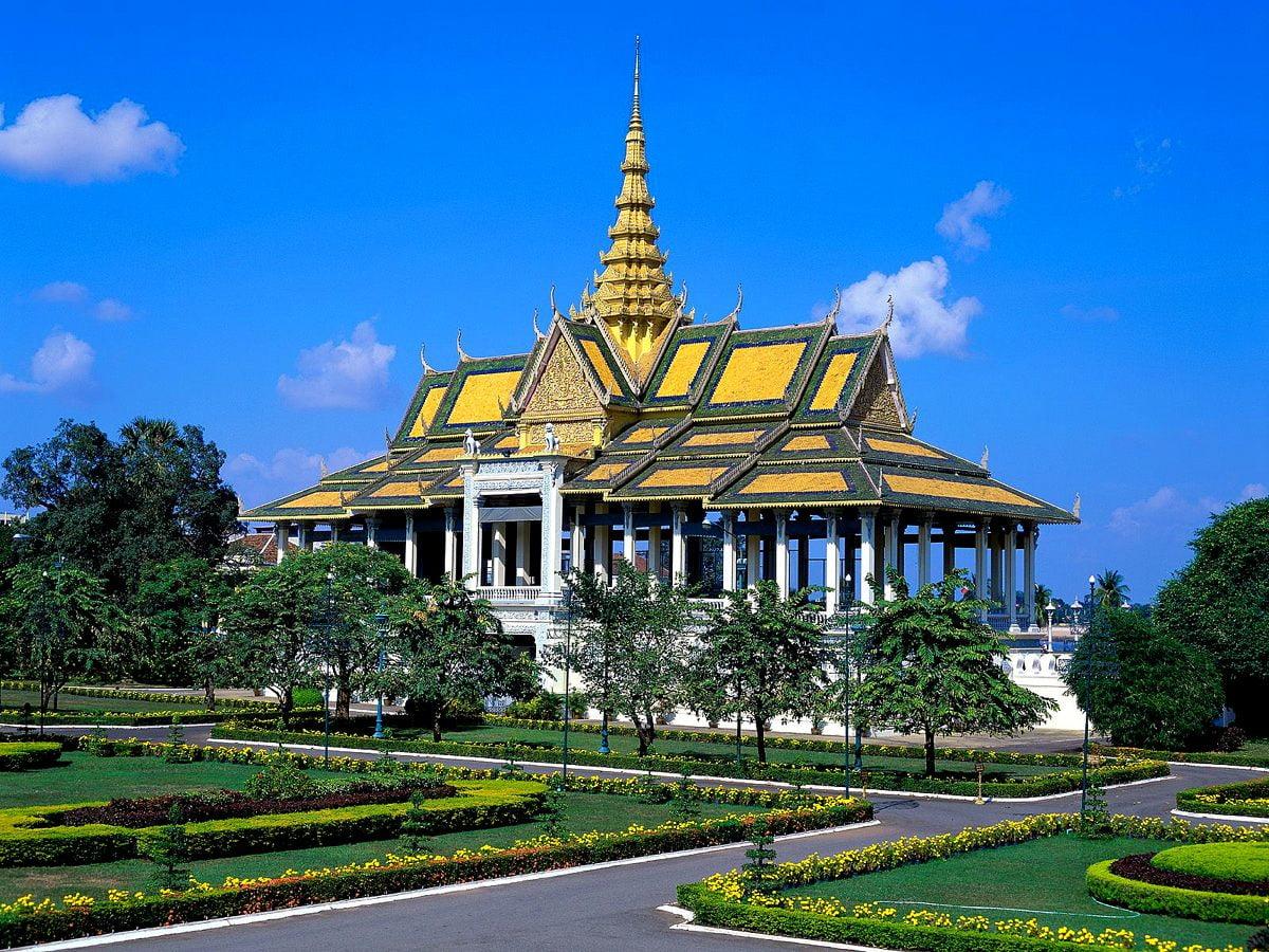 1200x900 Royal Palace wallpaper HD. Download Free background