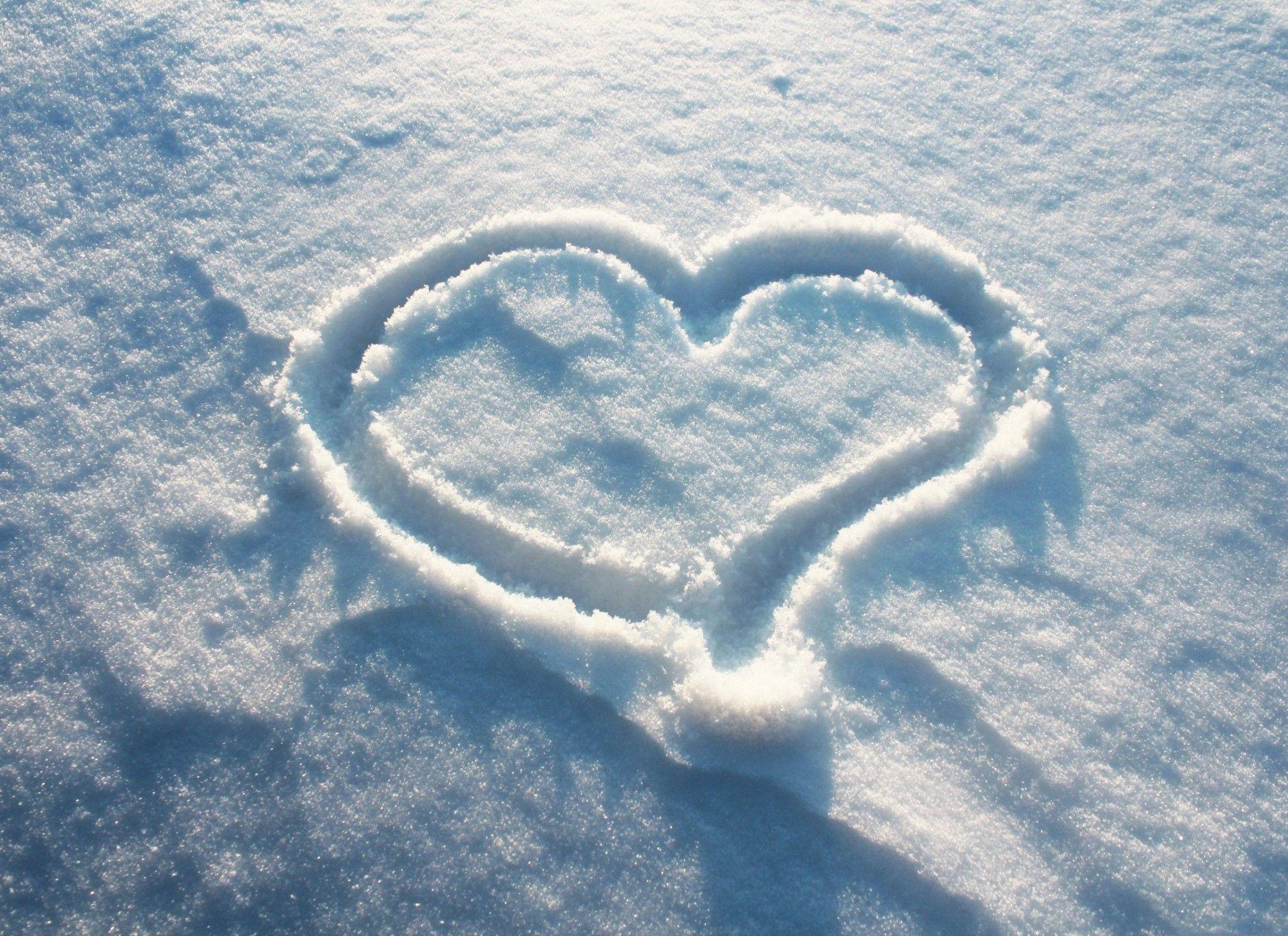 2048x1489 Download 2048x1489 Heart, Snow, Winter Wallpaper