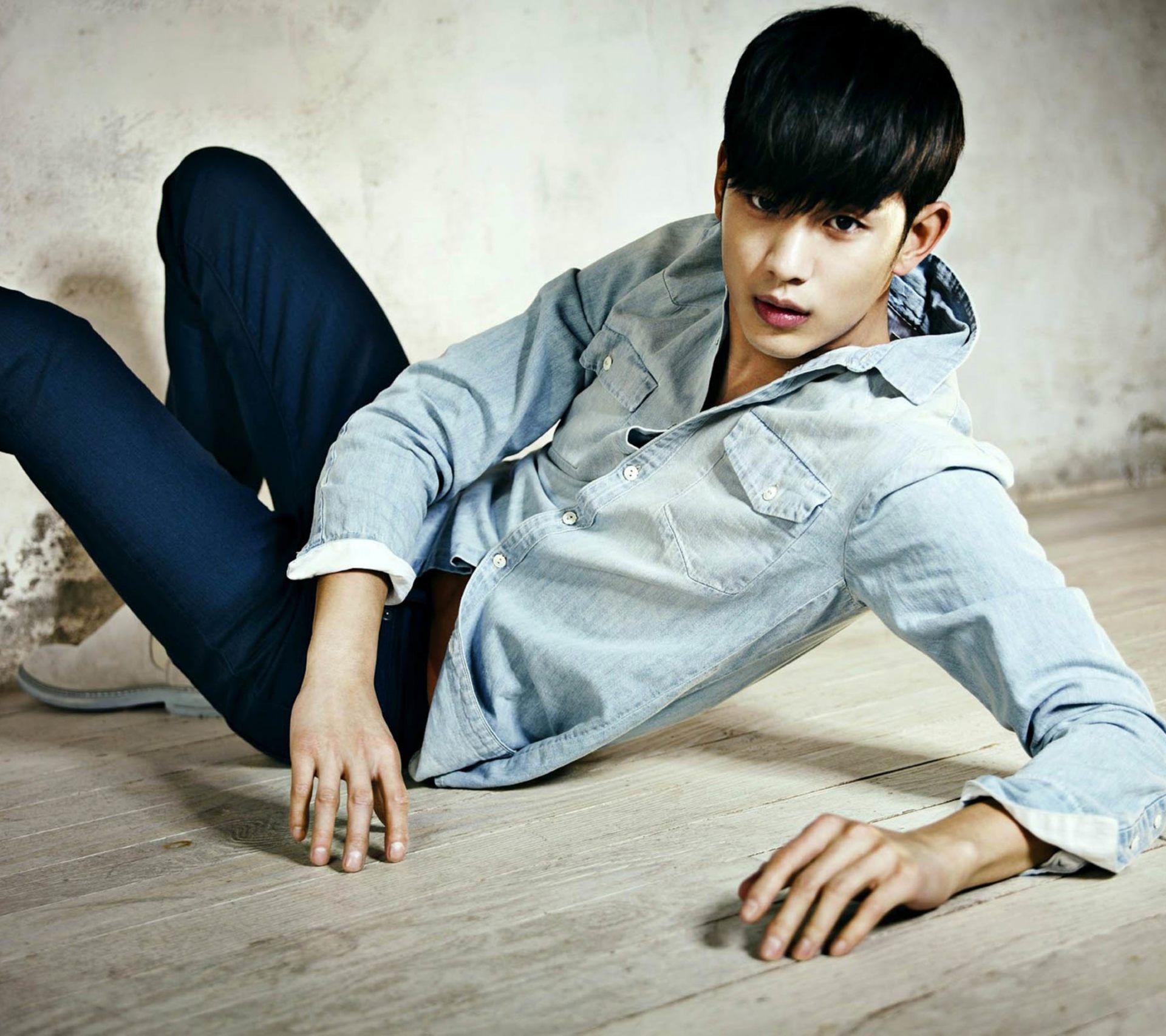 1920x1706 Handsome Boy Wallpaper