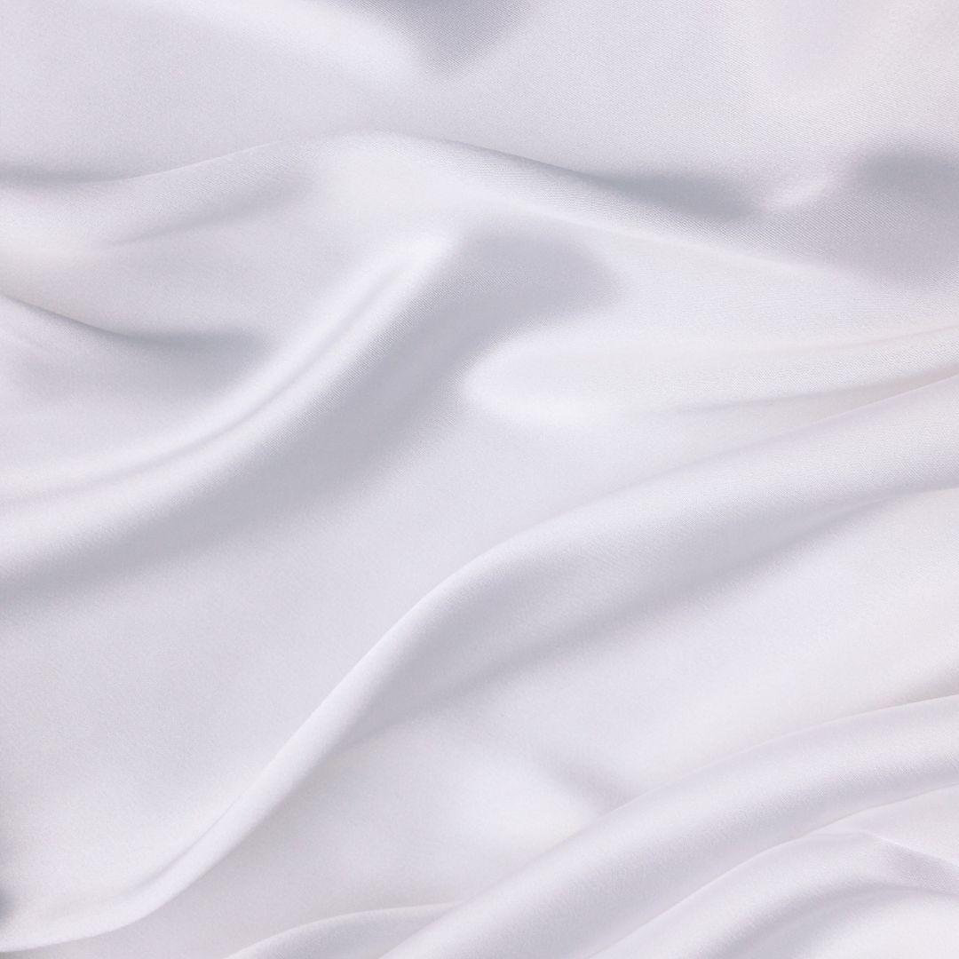 1080x1080 White iPhone Wallpaper for 2022 (Free Download!)