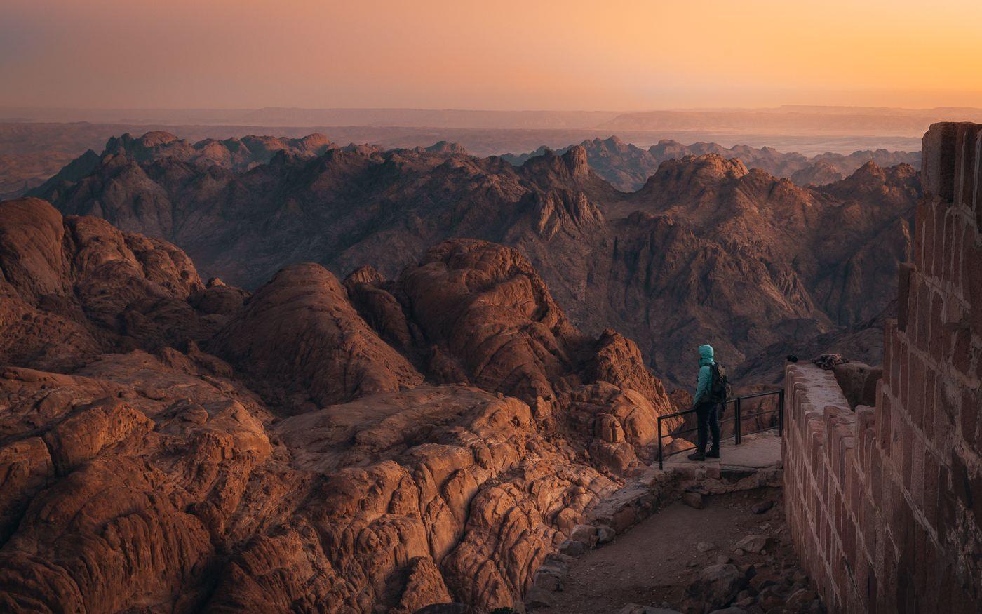 1400x875 Climbing Mount Sinai in Egypt You Need to Know