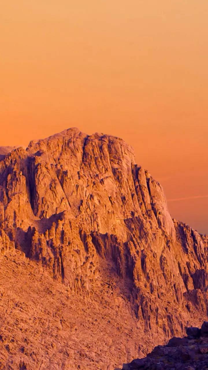 720x1280 Sunrise over iconic places. Times of India