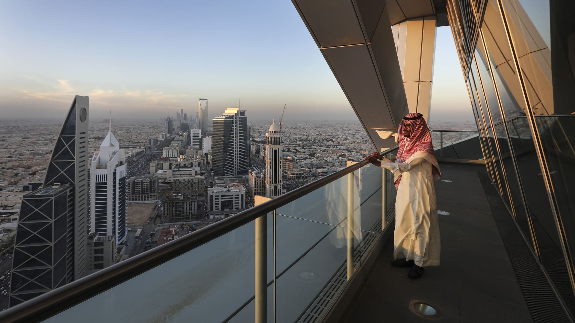 1920x1080 Targeting Dubai? Saudi Arabia's ultimatum to pull HQ offices to kingdom