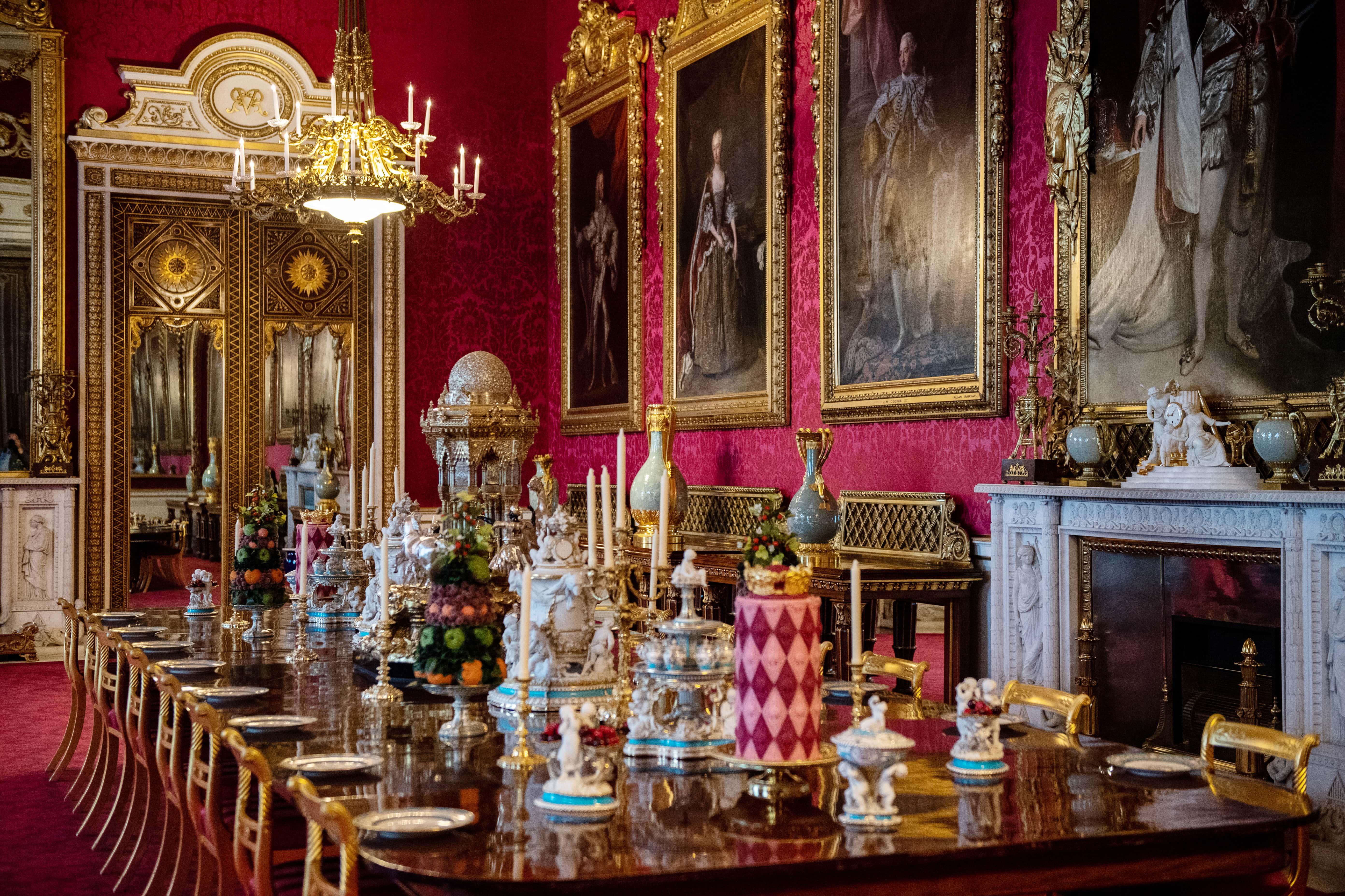 5568x3712 Queen offers a glimpse into Buckingham Palace's $490M renovation including video of wallpaper being removed