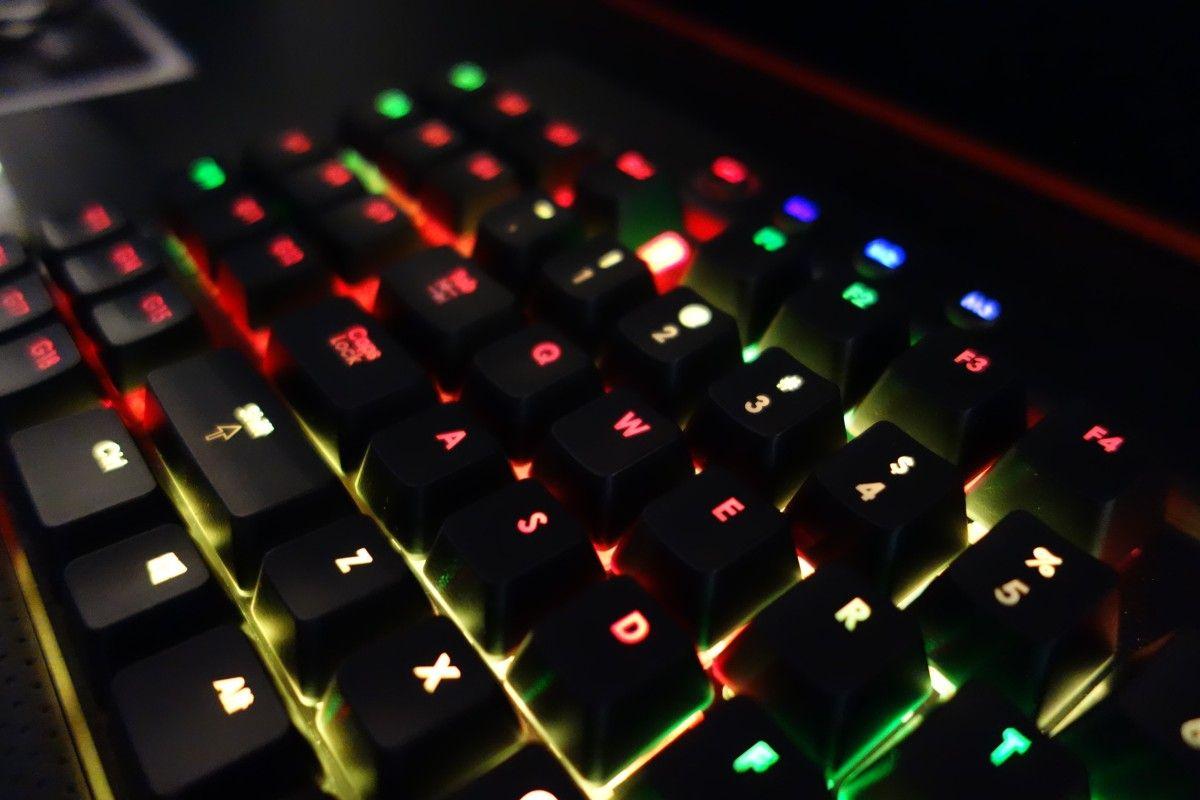 1200x800 Corsair Vengeance K70 Keyboard RGB Backlight
