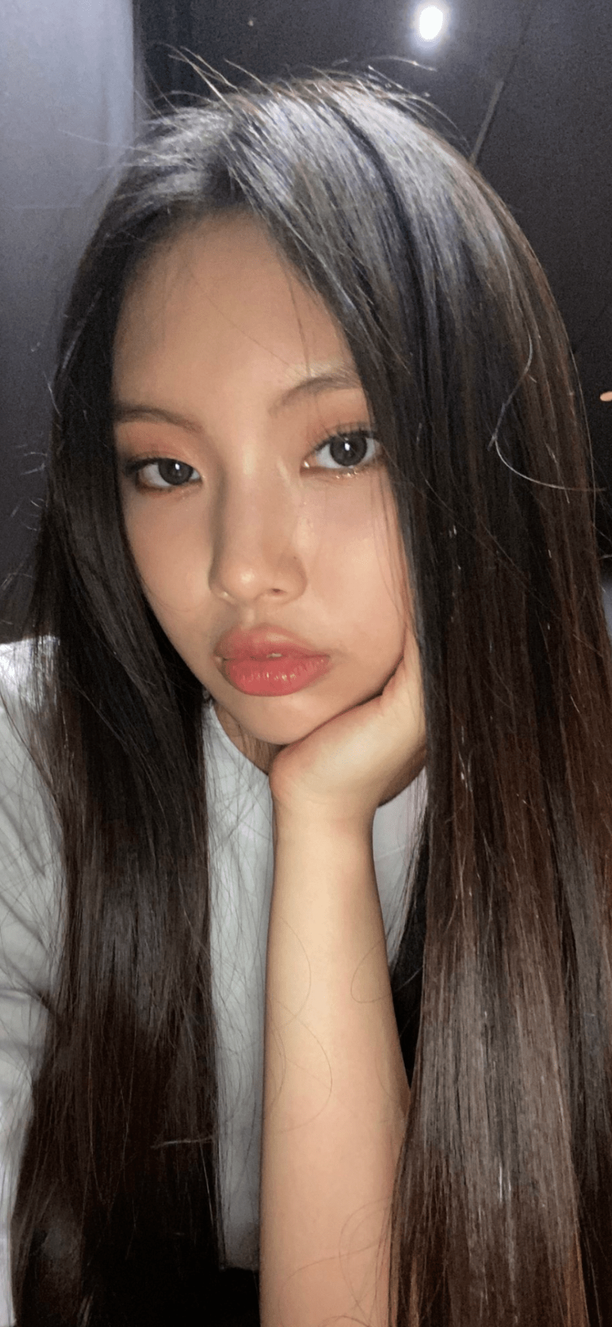 886x1920 