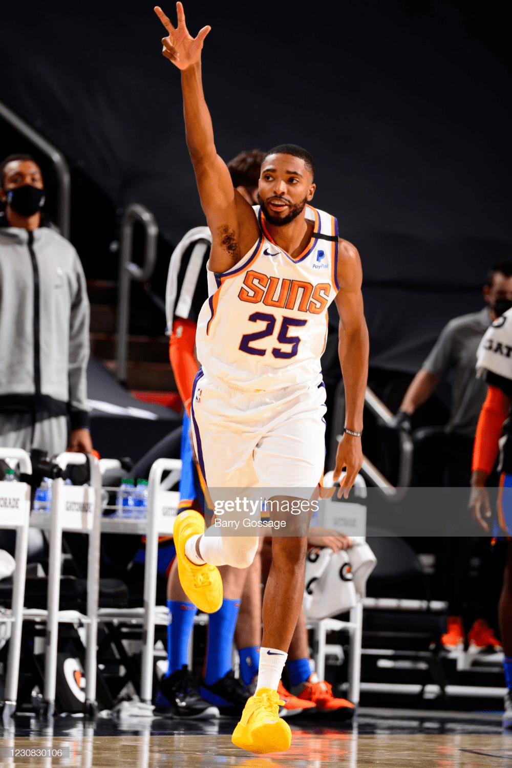1000x1500 Mikal Bridges of the Phoenix Suns celebrates during the game against. Phoenix suns, Celebrities, Bridge