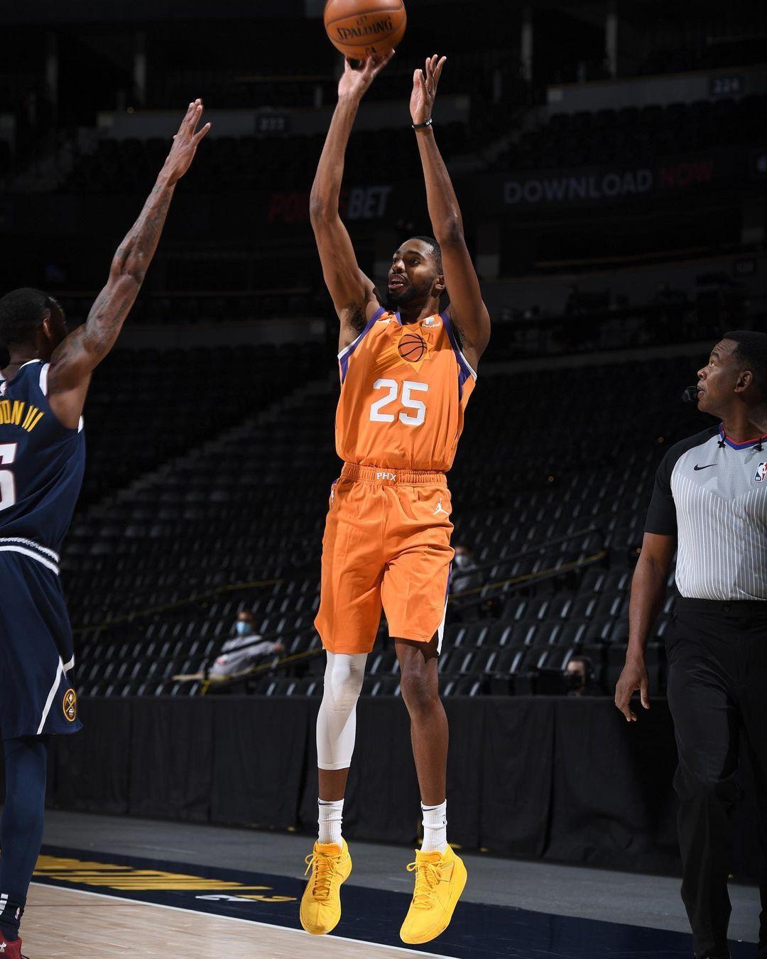 1080x1350 Mikal Bridges