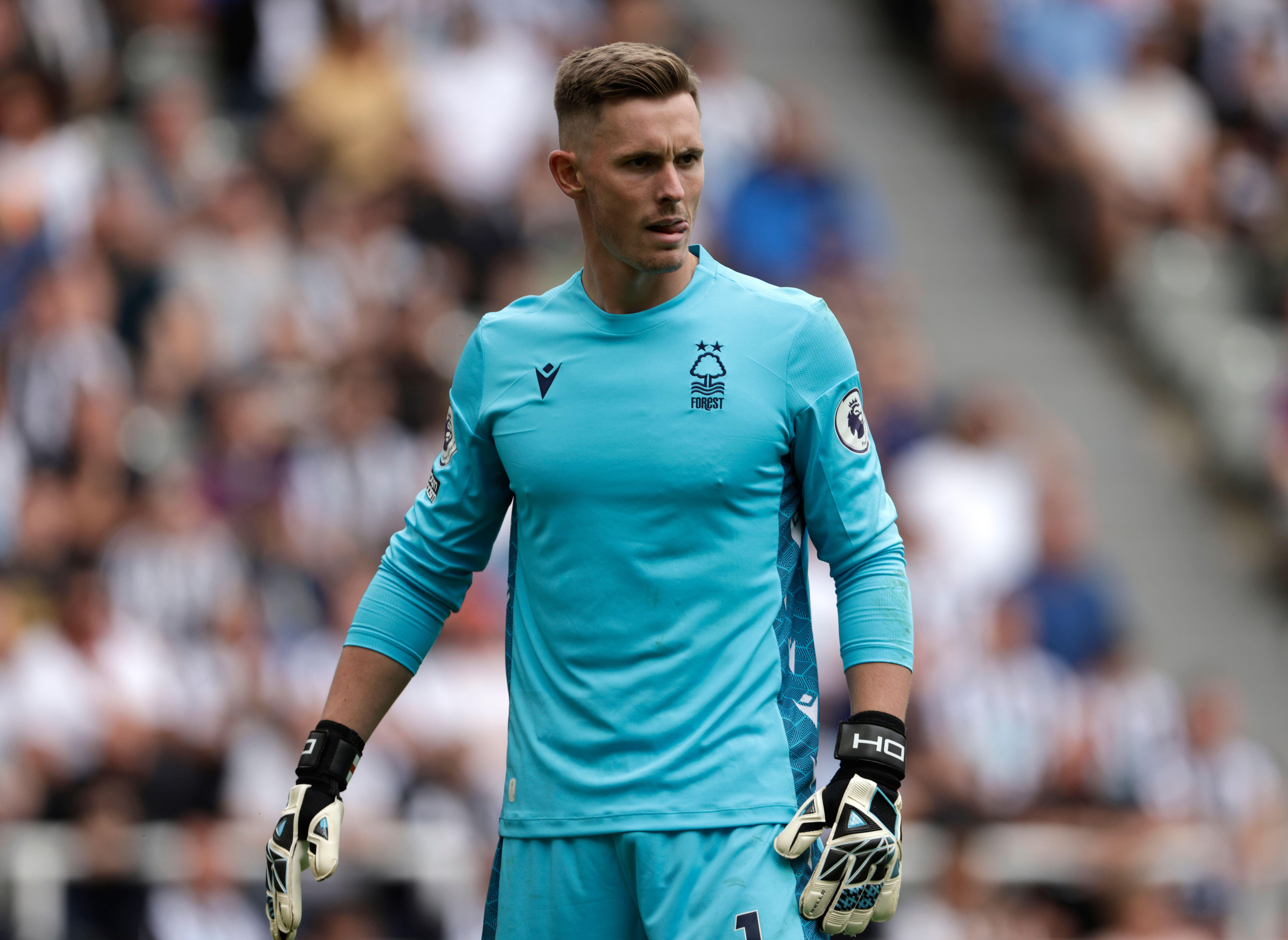 7102x5186 Manchester United fans lament Dean Henderson loan after starring display vs West Ham
