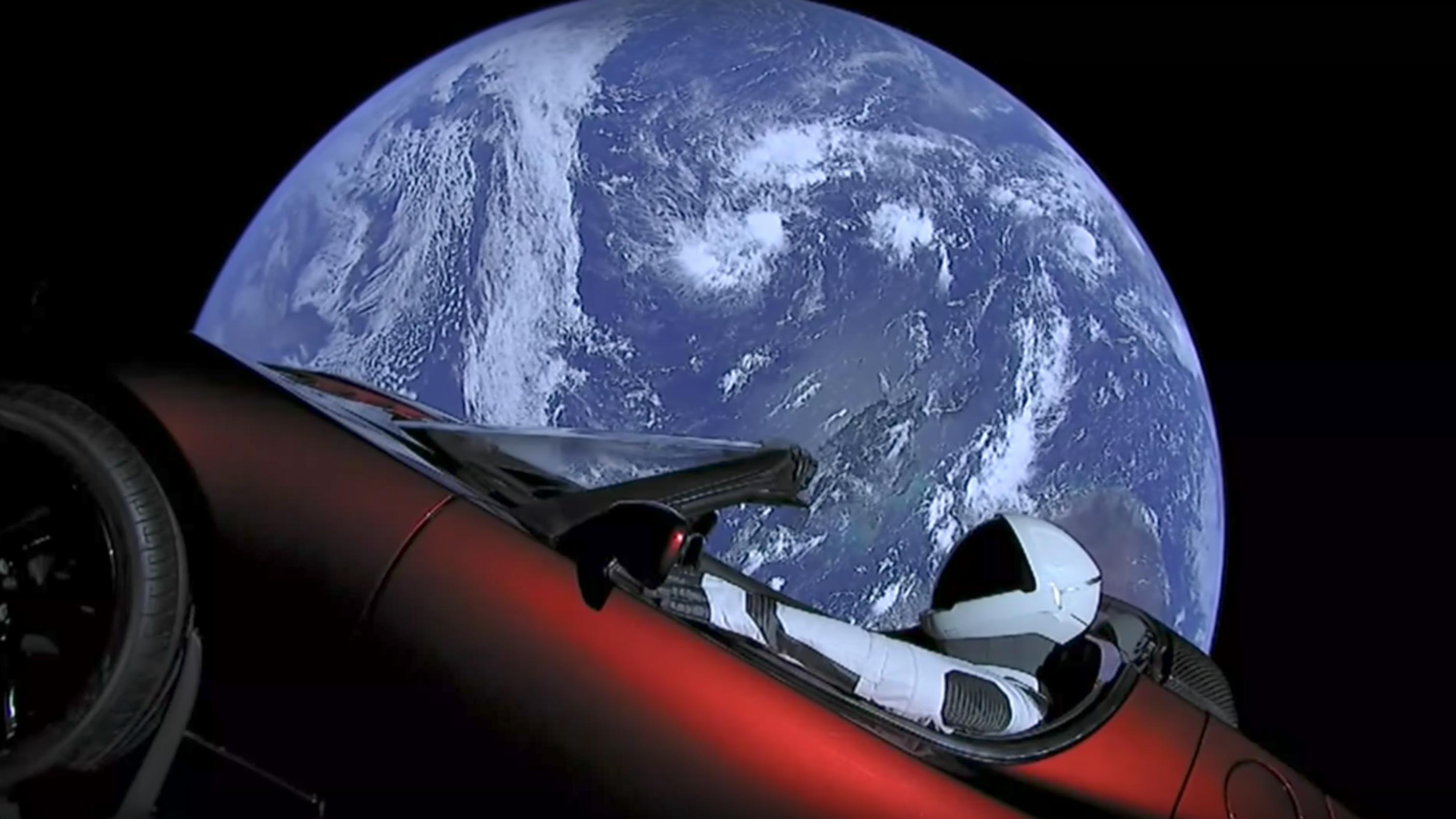 2812x1582 Elon Musk just sent his Tesla Roadster into space