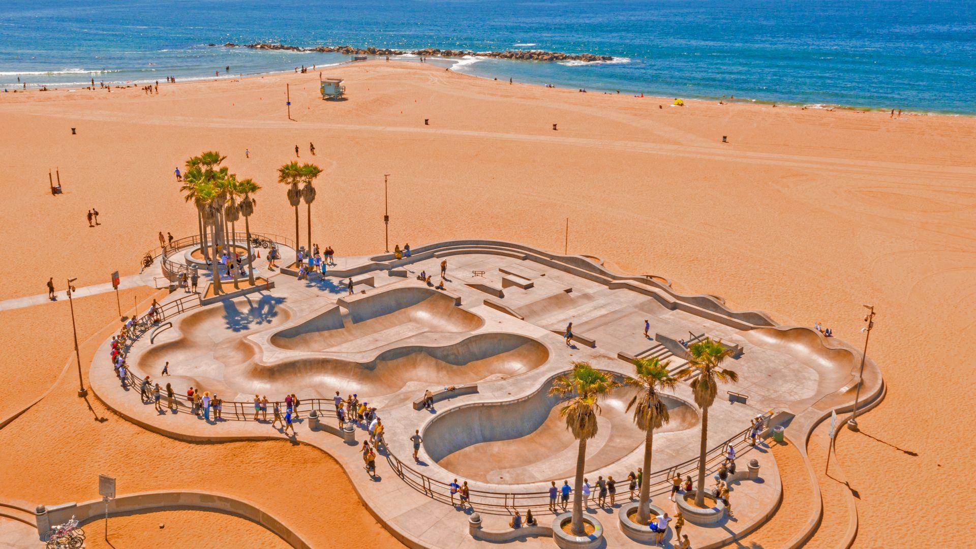 1920x1080 Aerial view of the Venice Skatepark in Venice Beach, Los Angeles
