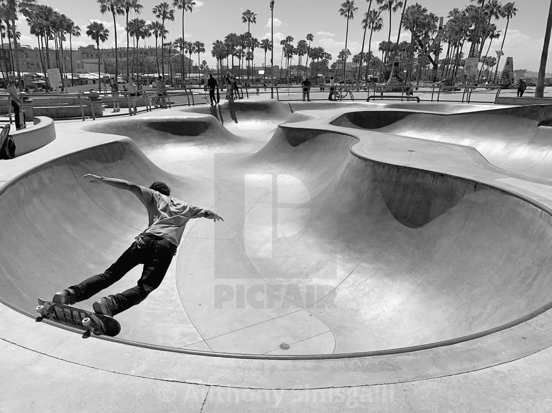 1120x837 Clean your bowl Beach Skate Park California, download or print for £49.60