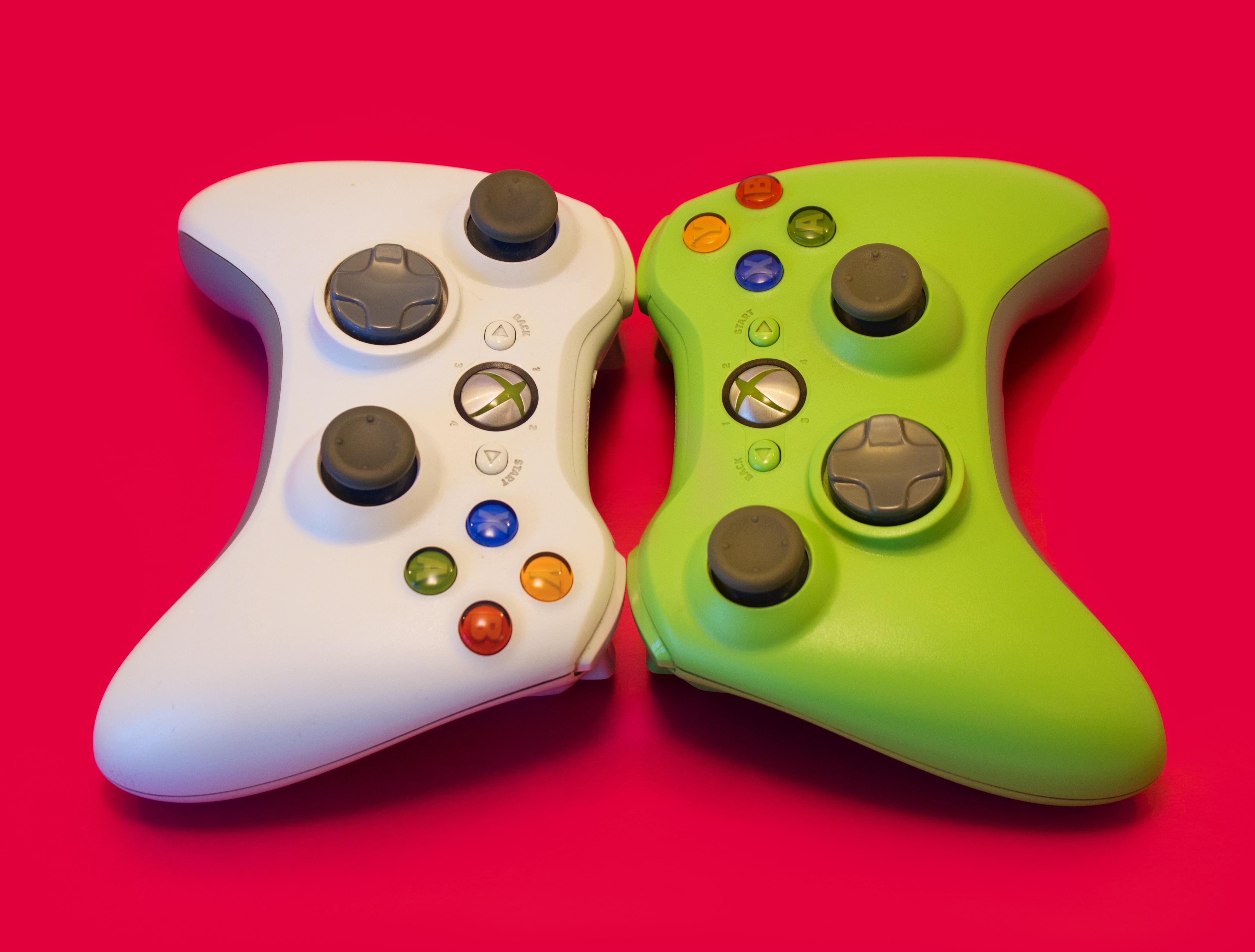 4325x3282 Wallpaper Green and White Xbox One Game Controller, Background Free Image