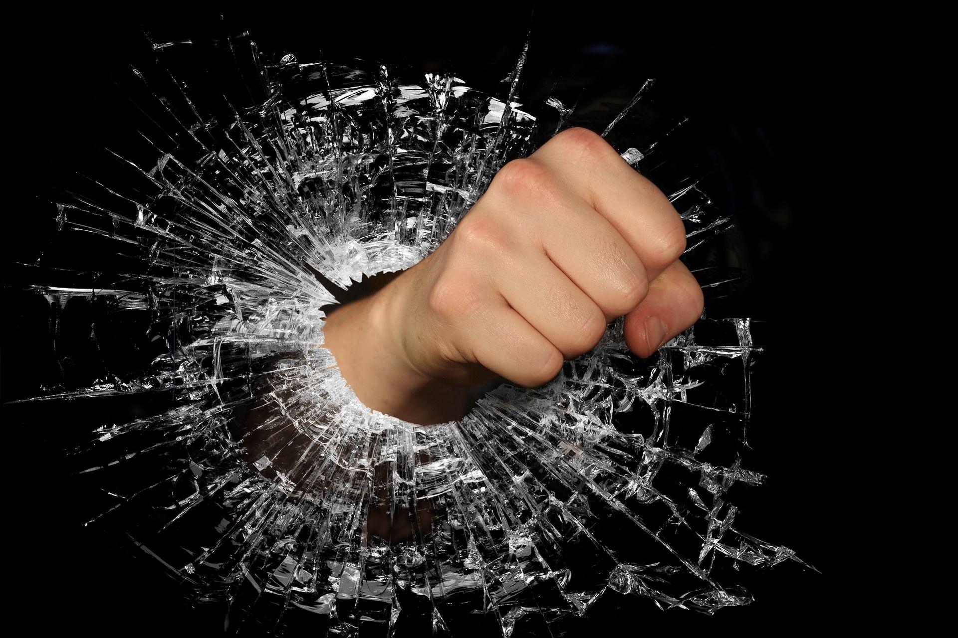 1920x1280 Broken Glass Wallpaper 23 - [1920x1280]
