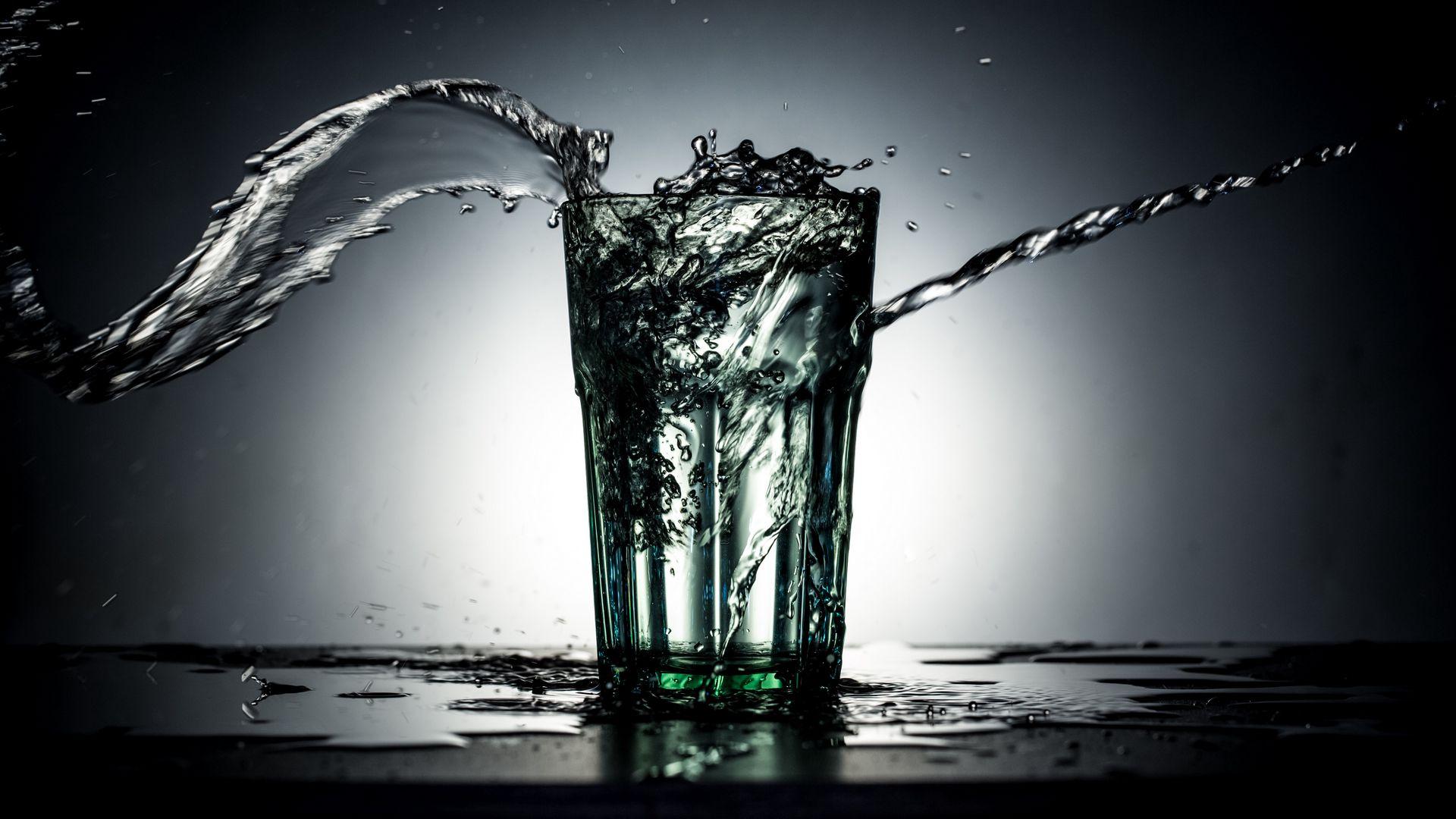 1920x1080 Download wallpaper 1920x1080 glass, splashing, splash, dark, water, liquid full hd, hdtv, fhd, 1080p HD background