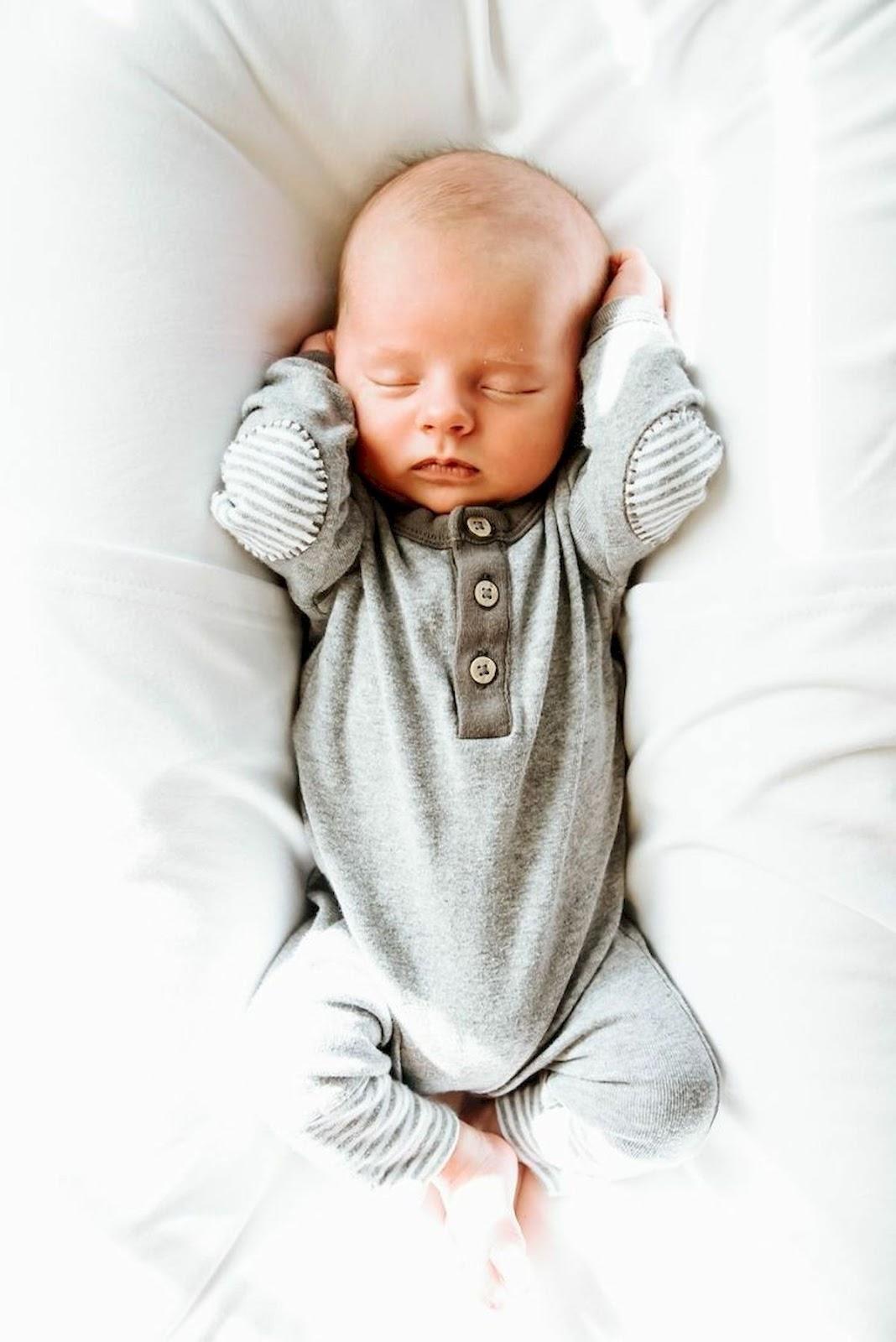 1068x1600 Baby Clothes Wallpaper