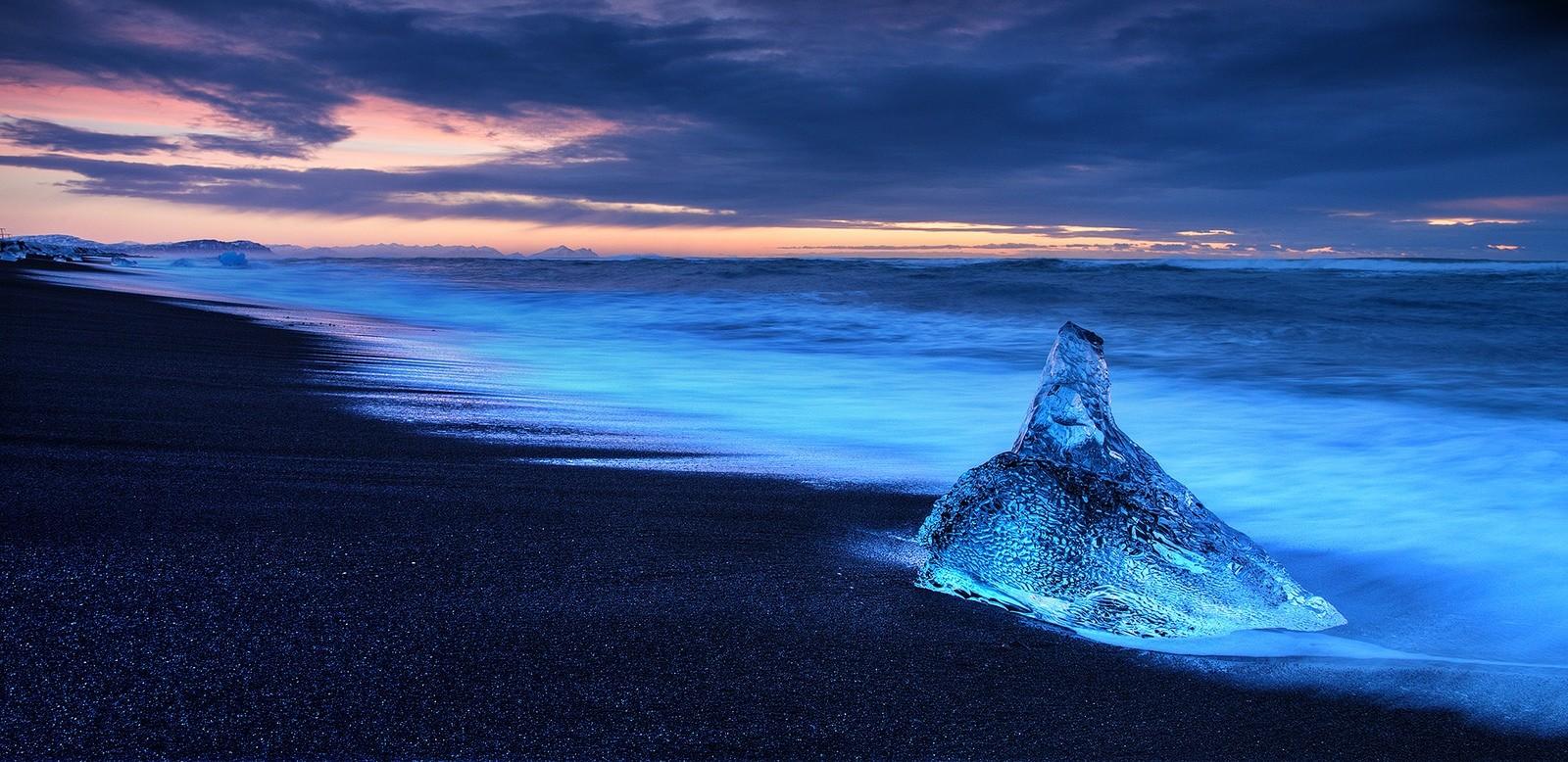 1600x778 nature, photography, beach, black, Iceland, clouds, cold, blue, lake, landscape, ice Gallery HD Wallpaper