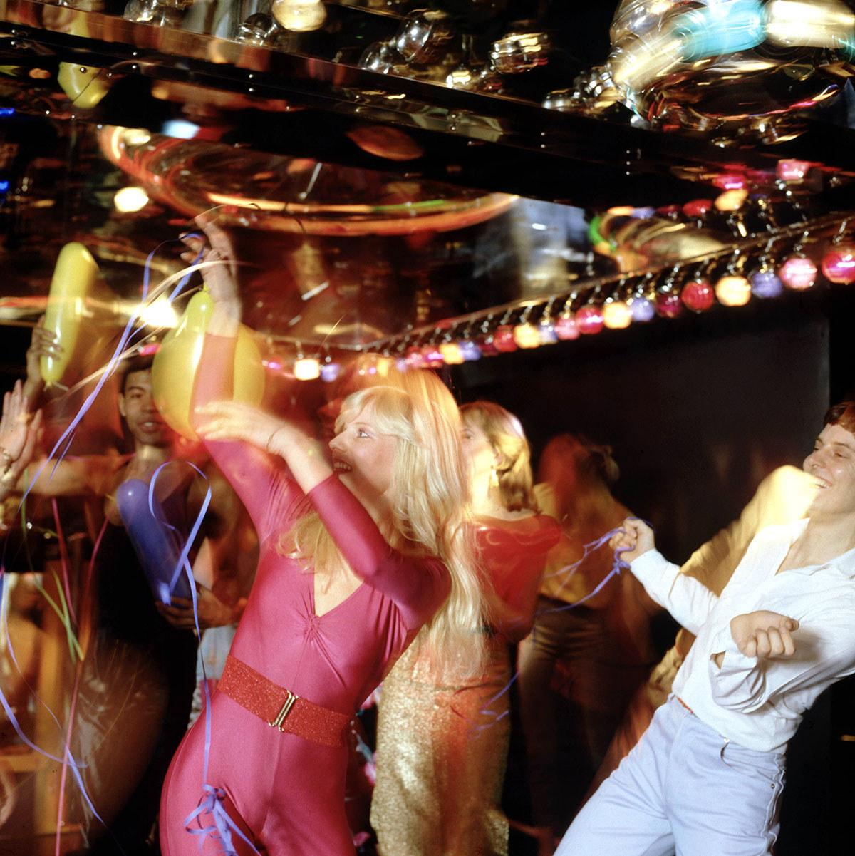1200x1201 Picture That Show Just How Crazy 1970s Disco Really Was