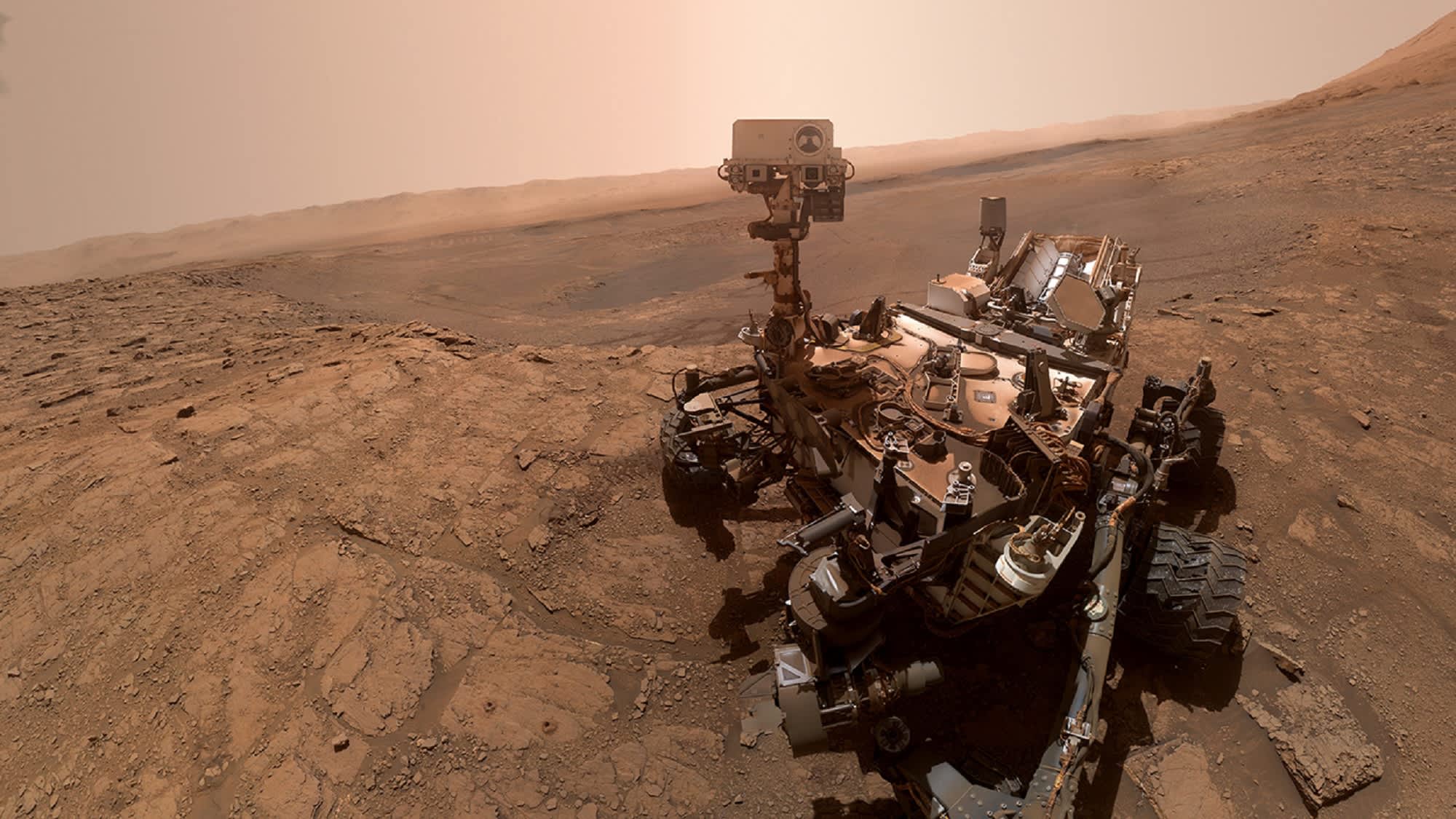 2000x1125 Photos: NASA's Curiosity team is controlling Mars rover from home