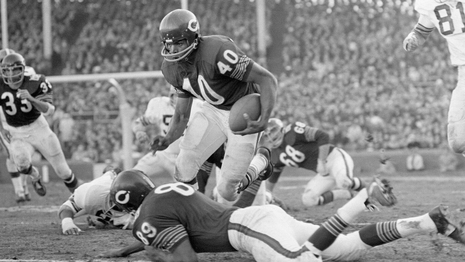 1600x900 Gale Sayers's Balletic Runs Obscure Football's Brutal Endings