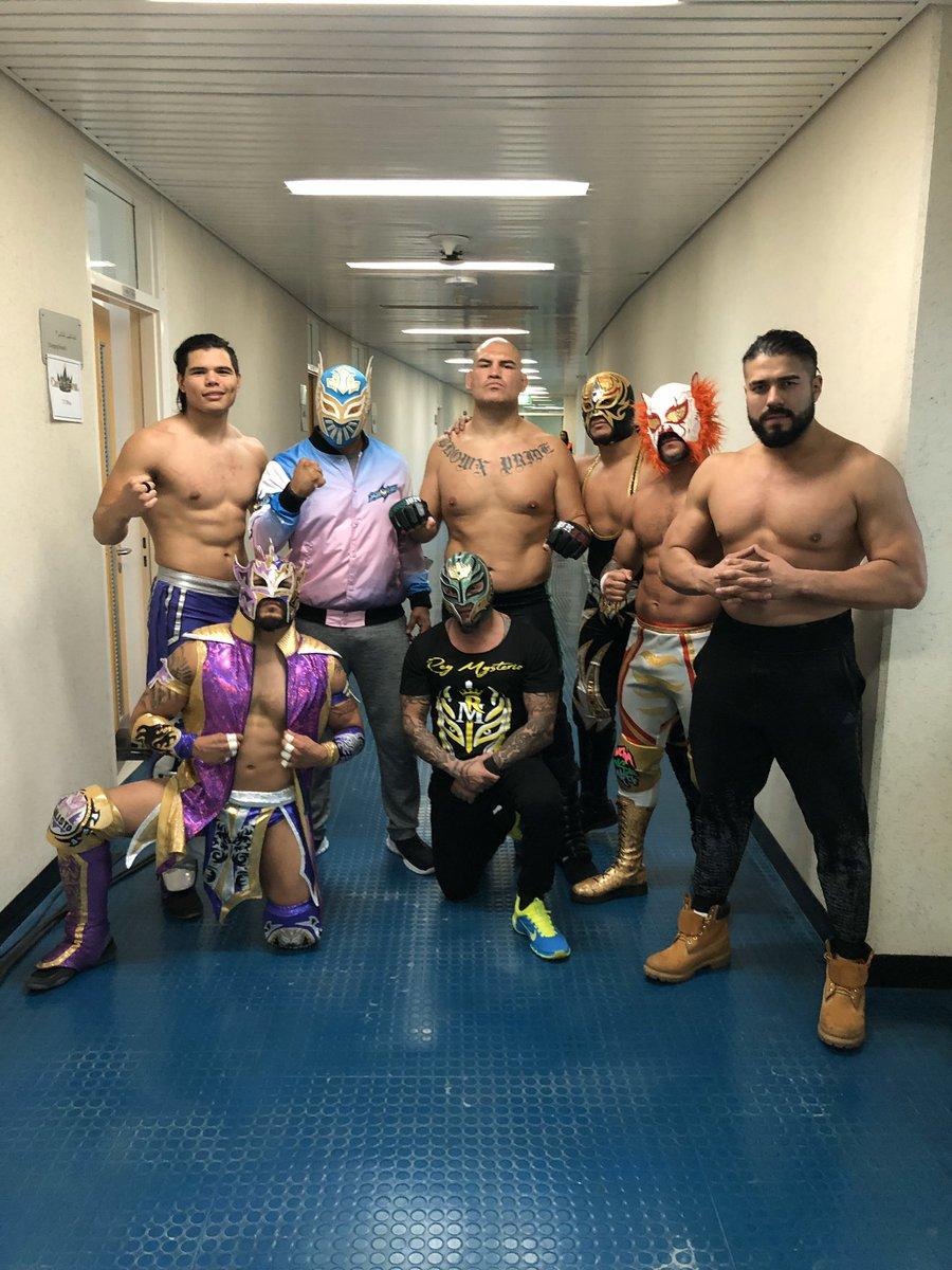900x1200 Cain Velasquez familia Latina unida. #CrownJewel