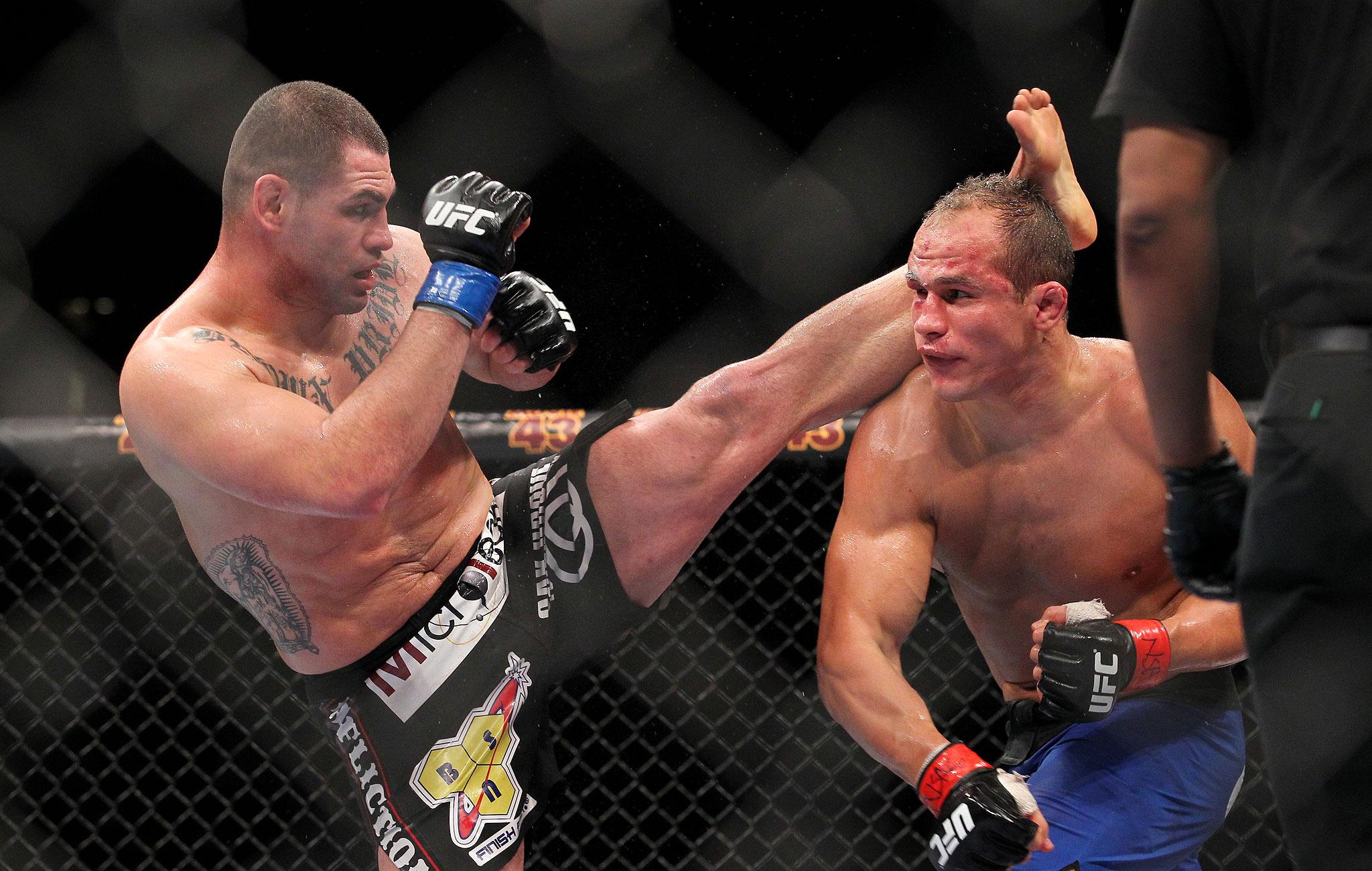 2048x1300 Junior Dos Santos Cain Velasquez 155 : Junior Dos Santos Versus Cain Velasquez