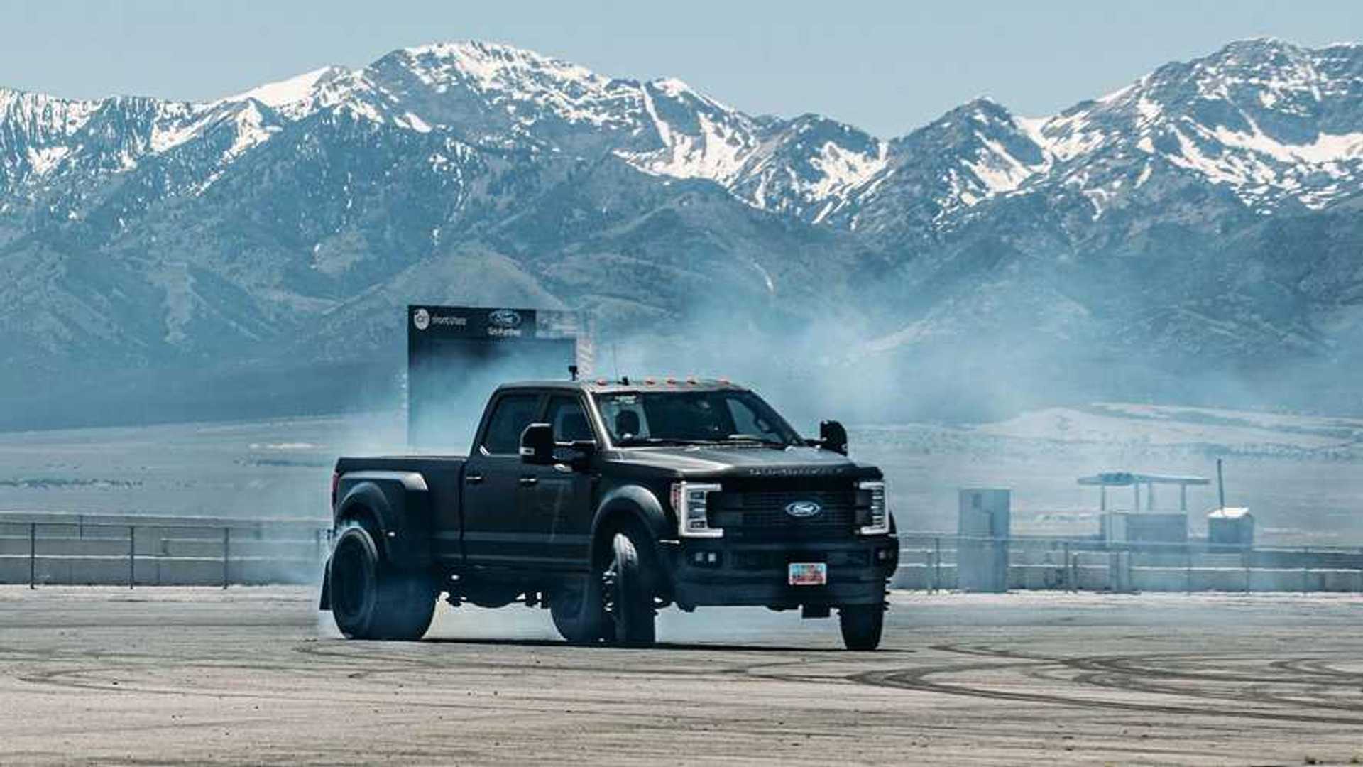 1920x1080 Ken Block úgy Farolgat A Ford F 450 Nel, Mintha A Világ Legtermészetesebb Dolga Lenne