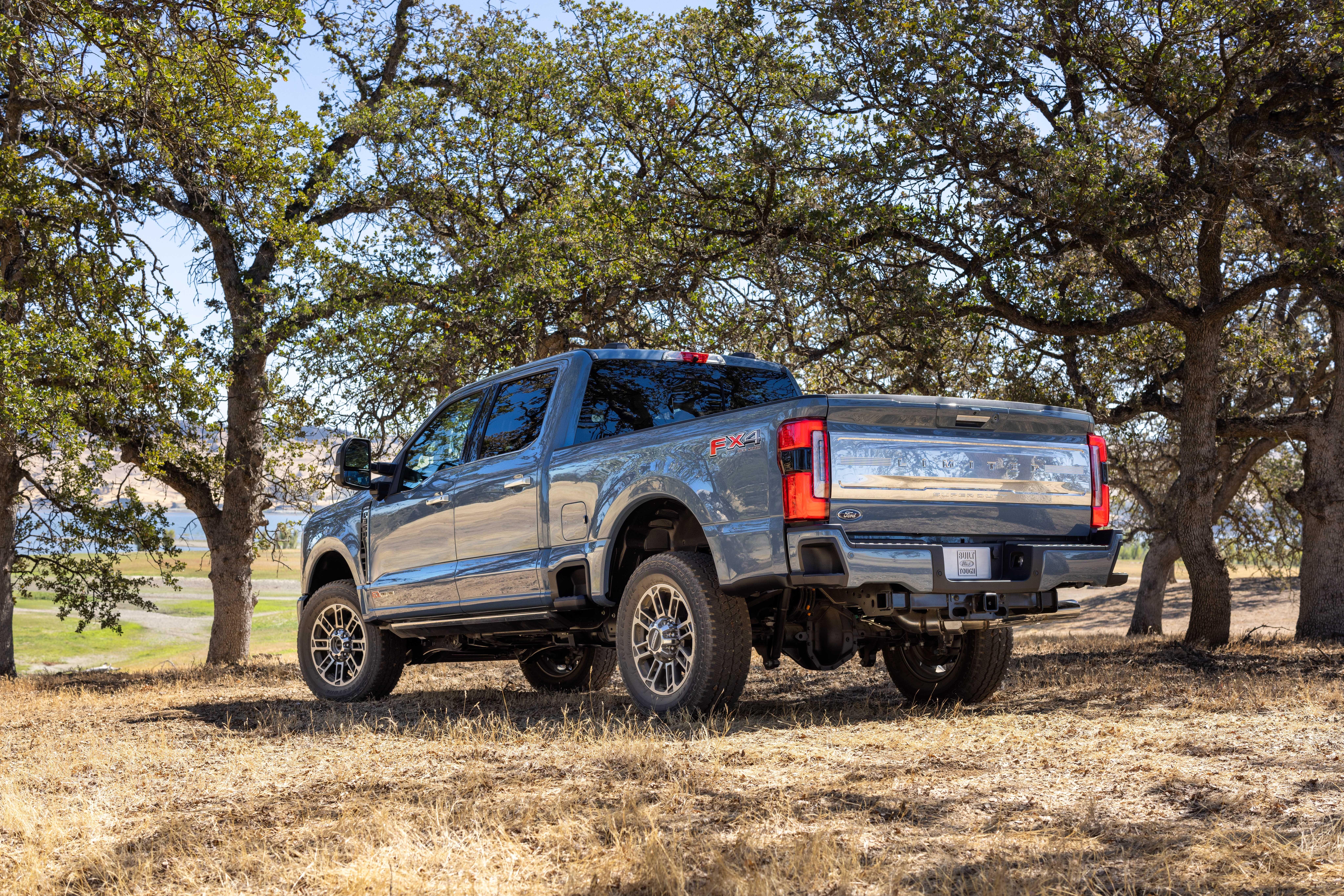 8192x5461 View Photo of the 2023 Ford Super Duty
