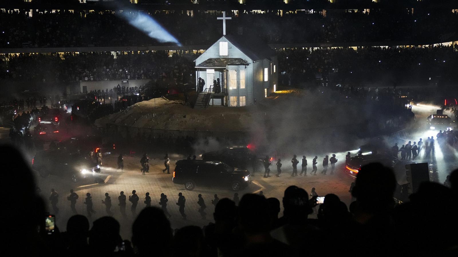 1600x900 Live Concert Review: Kanye West Debuts 'Donda 2'