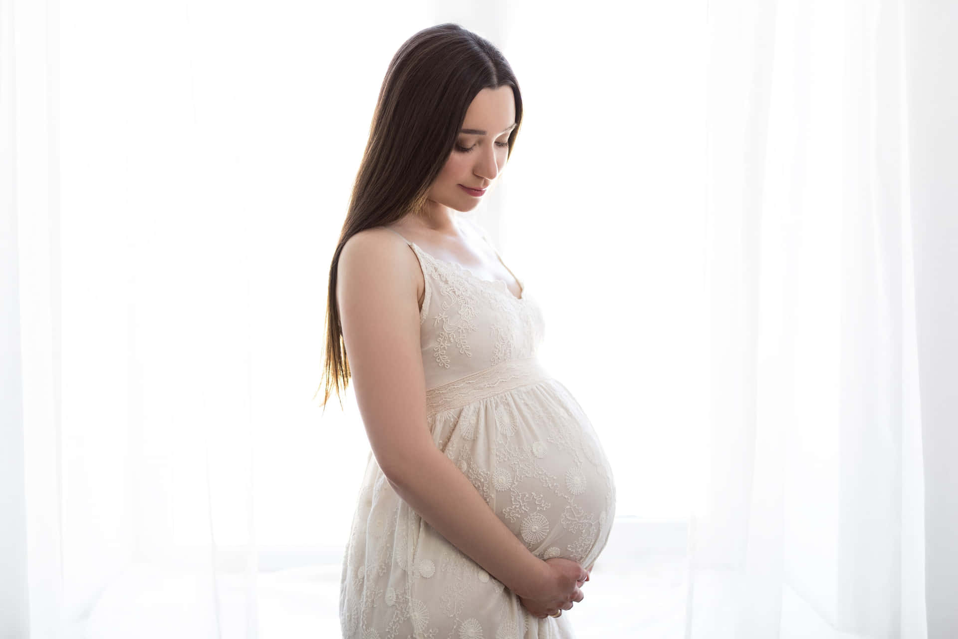 1920x1280 Pregnant Woman Wallpaper