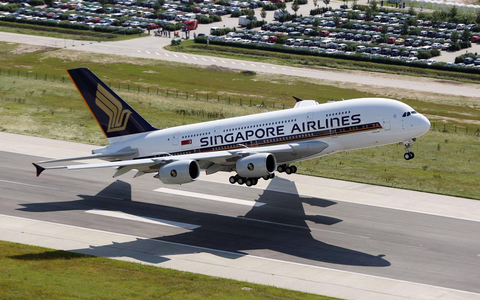 1680x1050 Download Singapore Airlines Runway Cars Wallpaper