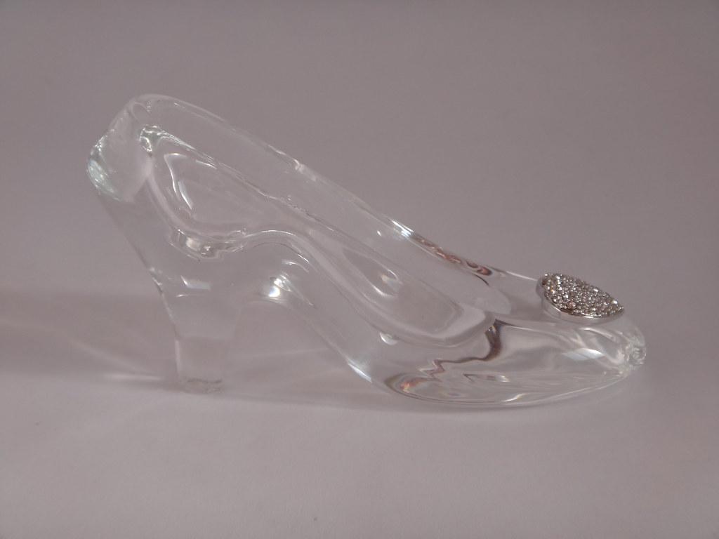 1024x768 Small Cinderella Glass Slipper