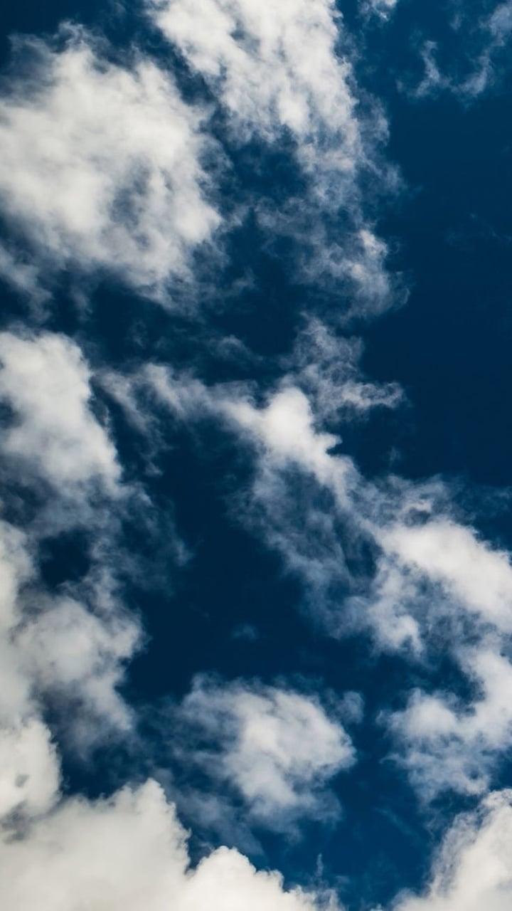 Blue Sky With Clouds Aesthetic Wallpaper / Looking for the best blue