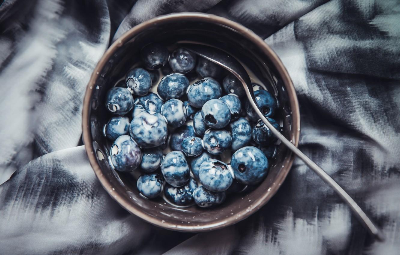 1332x850 Wallpaper wallpaper, plate, food, macro, spoon, berries, breakfast, milk, blueberries, 4k ultra HD background image for desktop, section еда