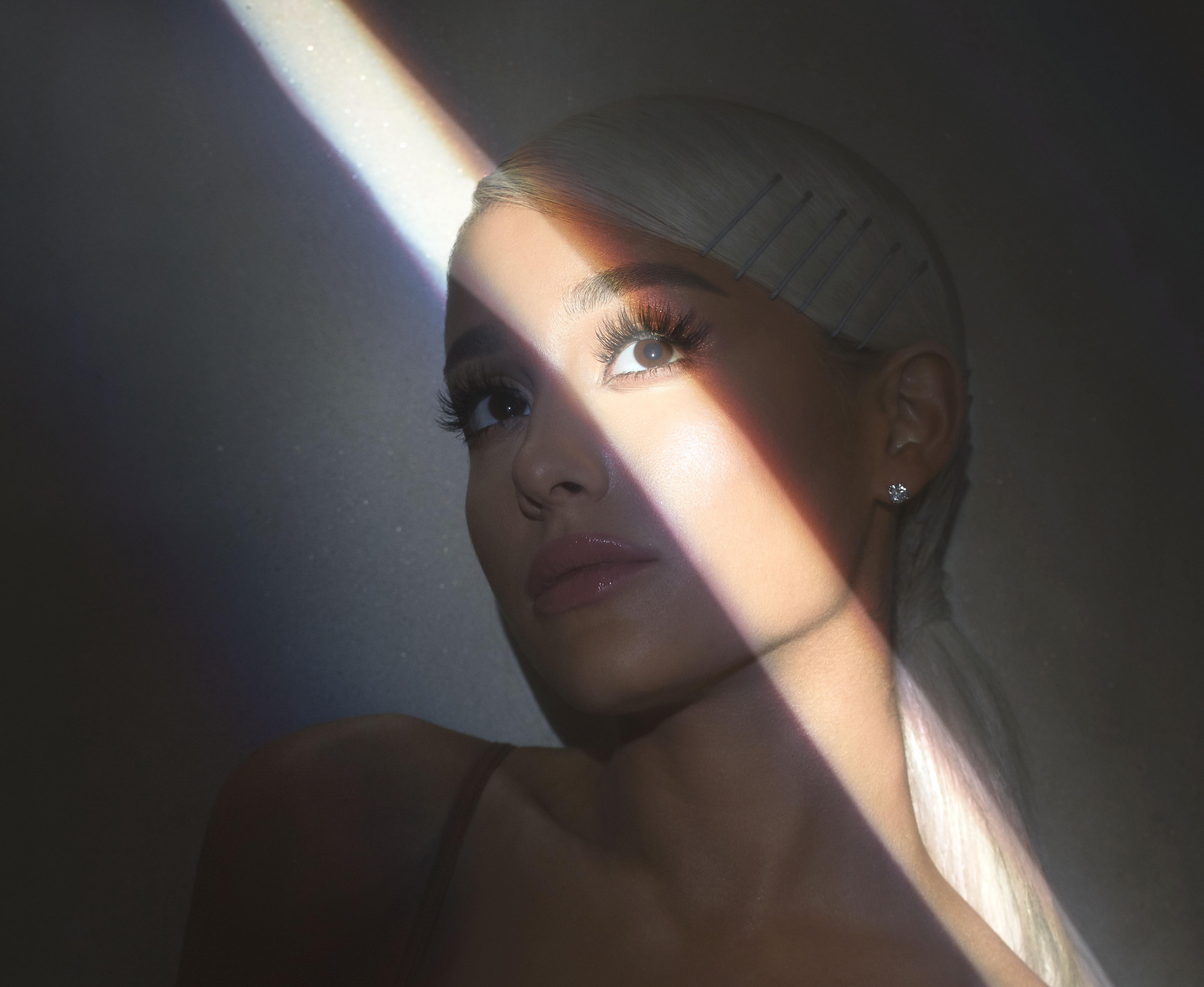 5120x4200 Ariana Grande Sweetener album photohoot