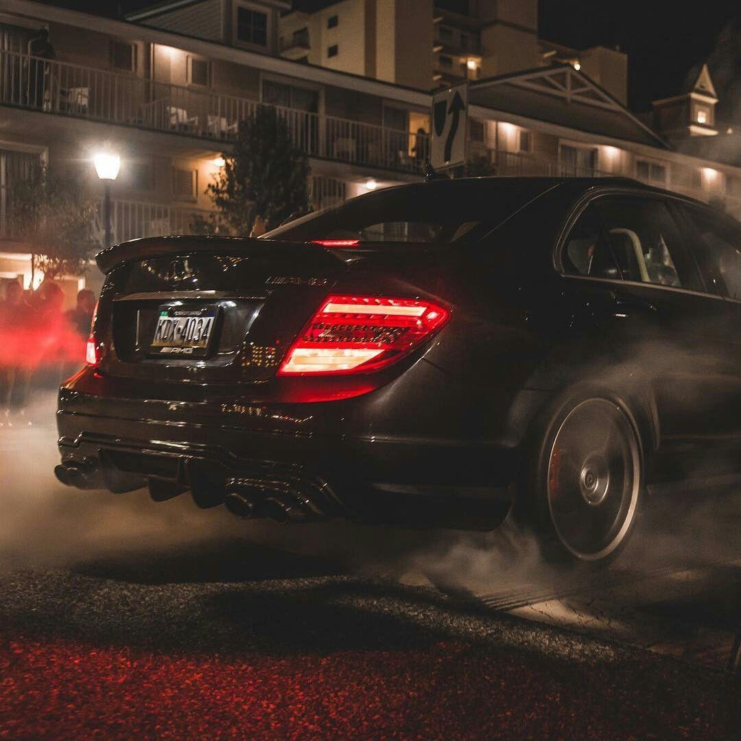 1080x1080 Mercedes C63 AMG W204. Спортивные автомобили, Роскошные автомобили, Тойота камри